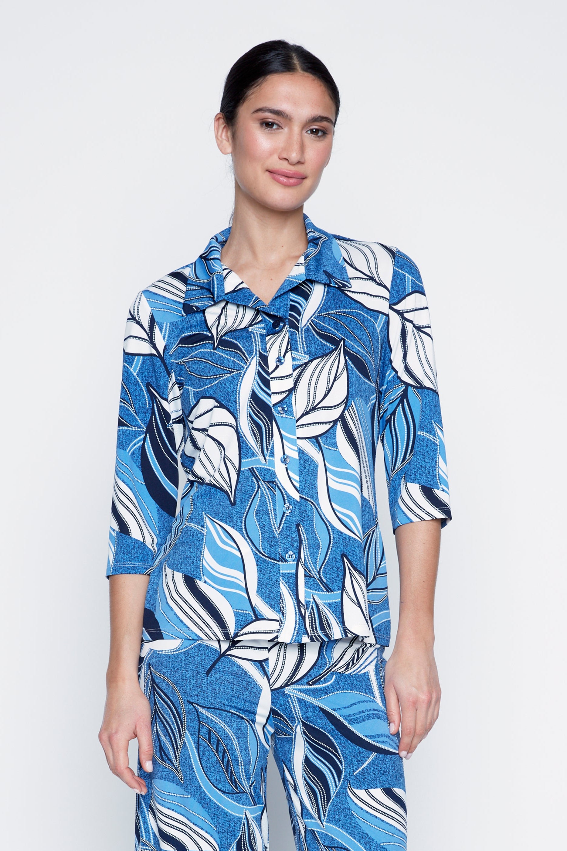 Leaf print knit blouse