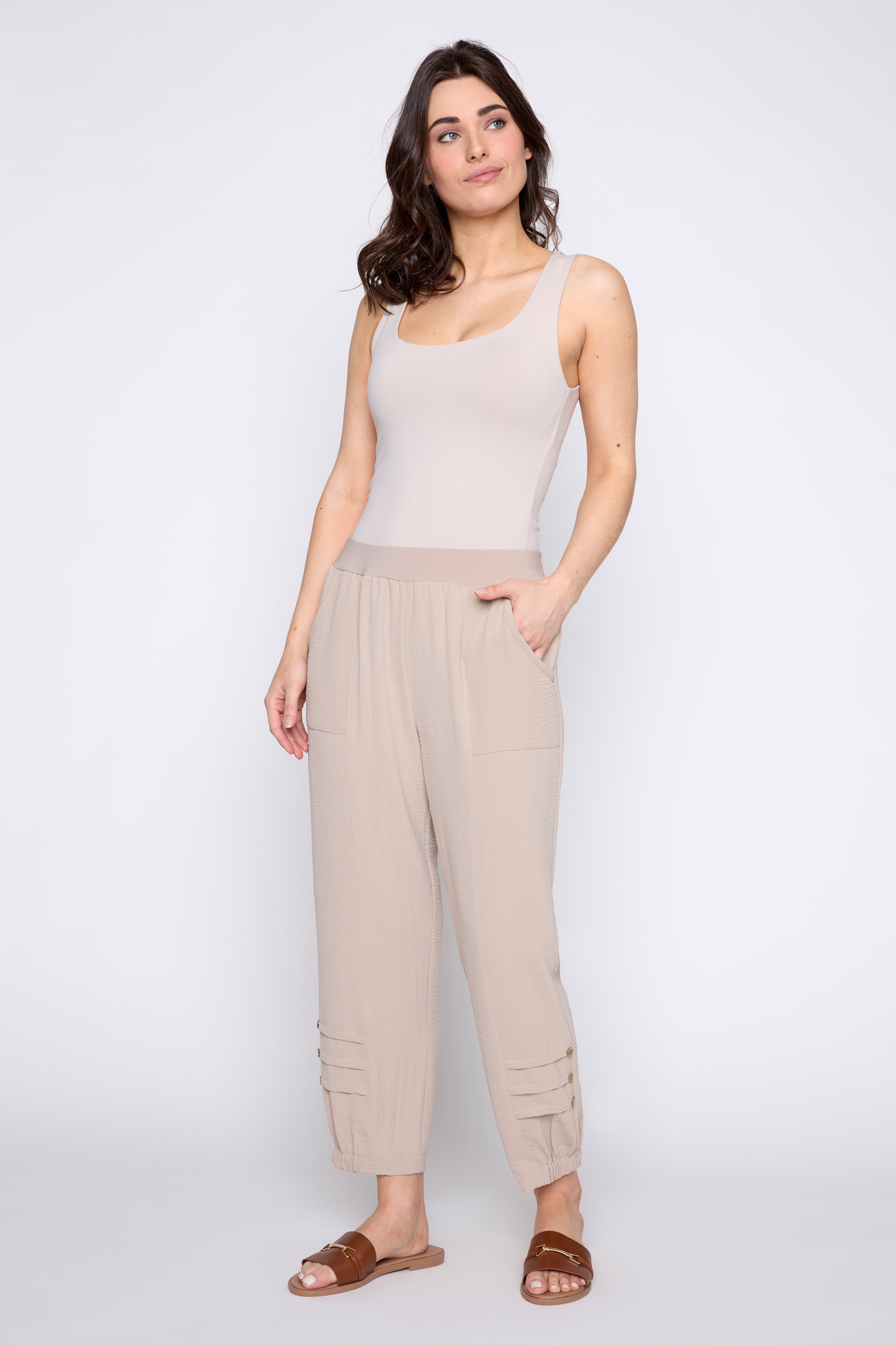 Air flow pull on pant