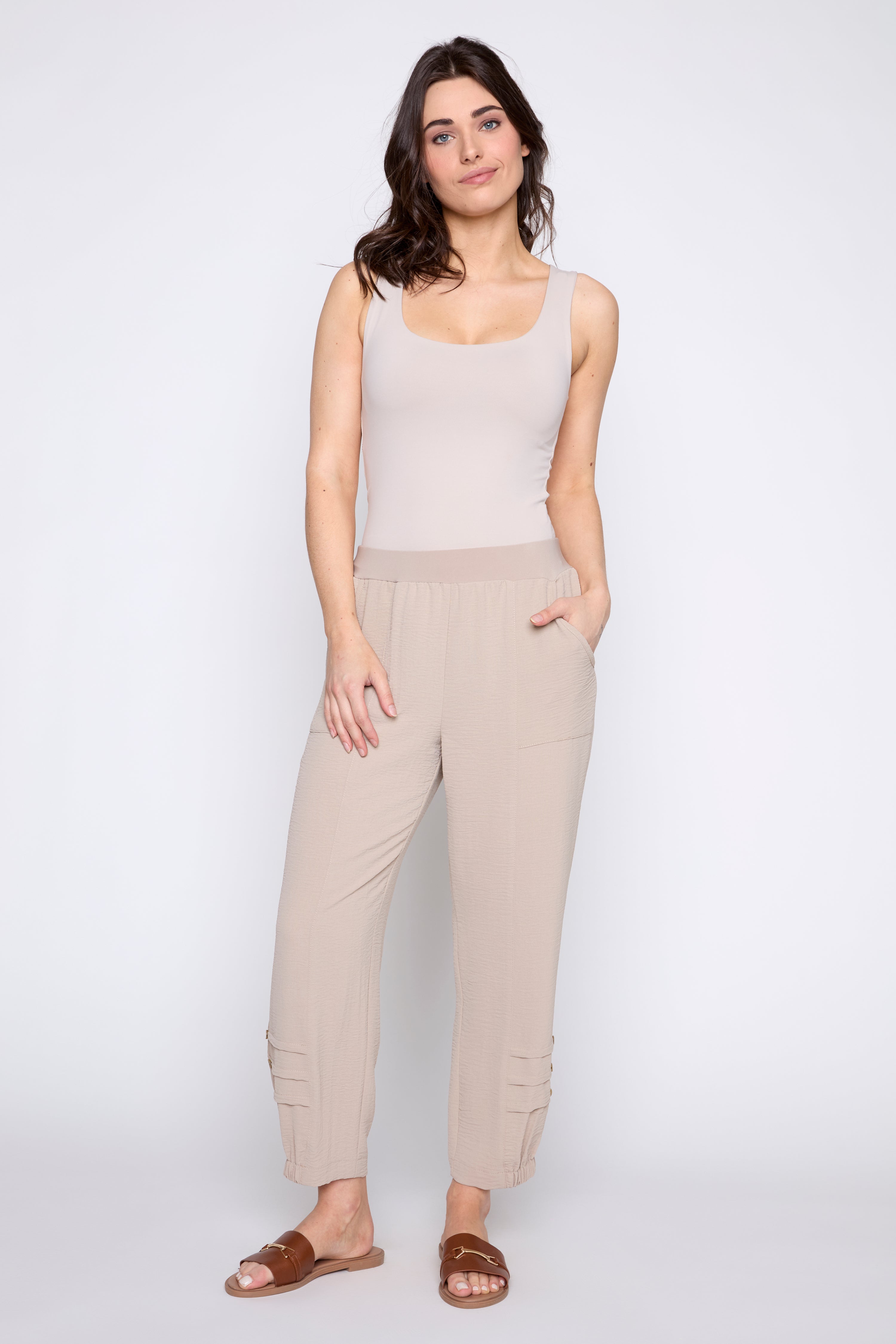 Air flow pull on pant