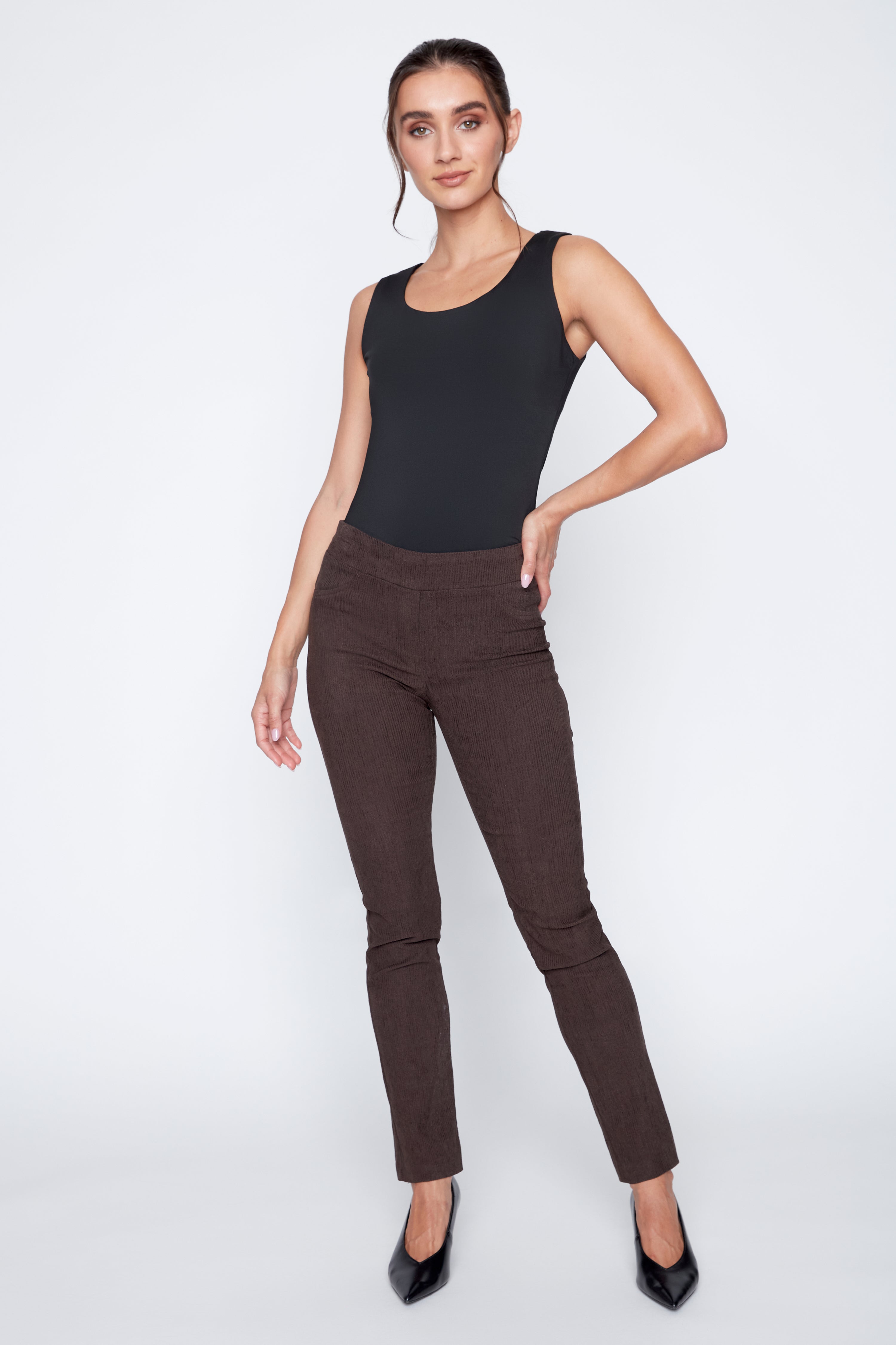 Le pantalon en velours côtelé à enfiler