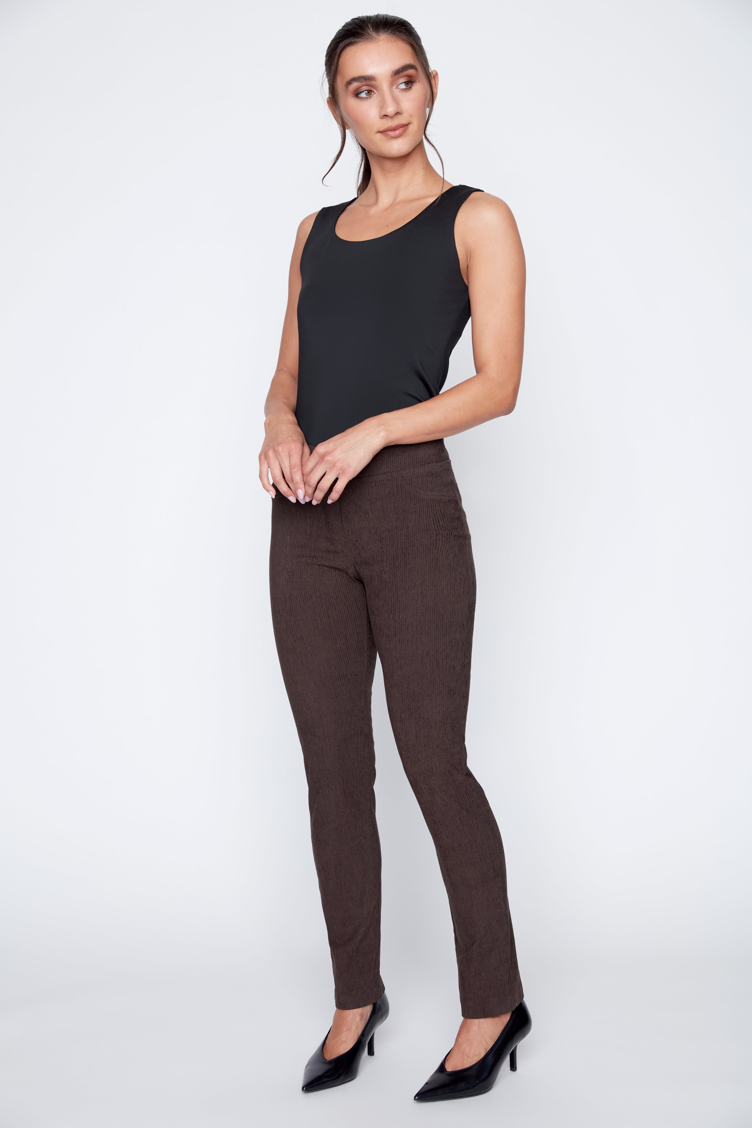 Le pantalon en velours côtelé à enfiler