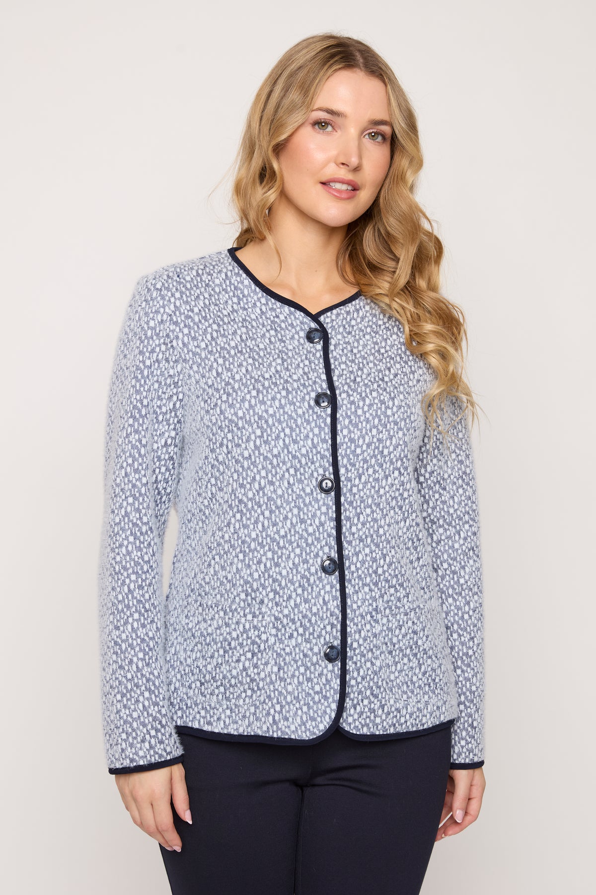 #Color_NAVY WHITE