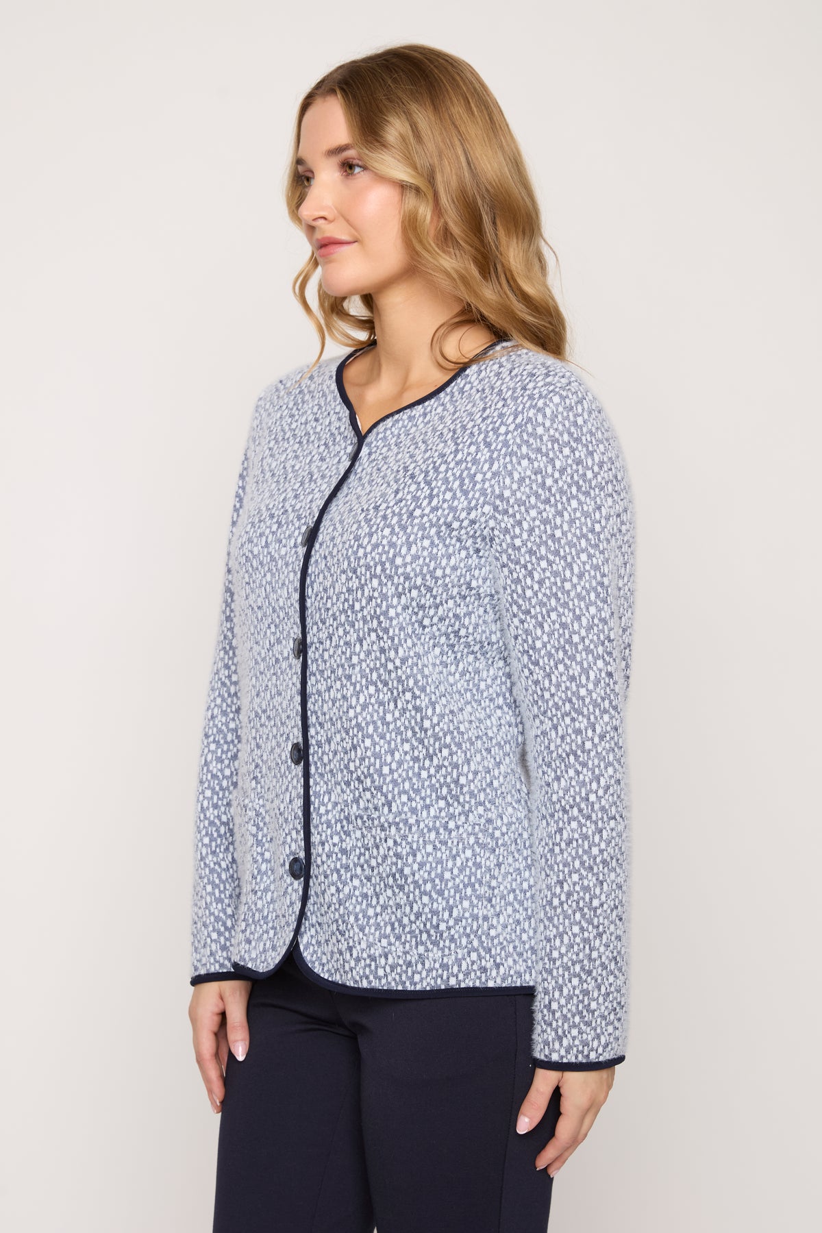#Color_NAVY WHITE