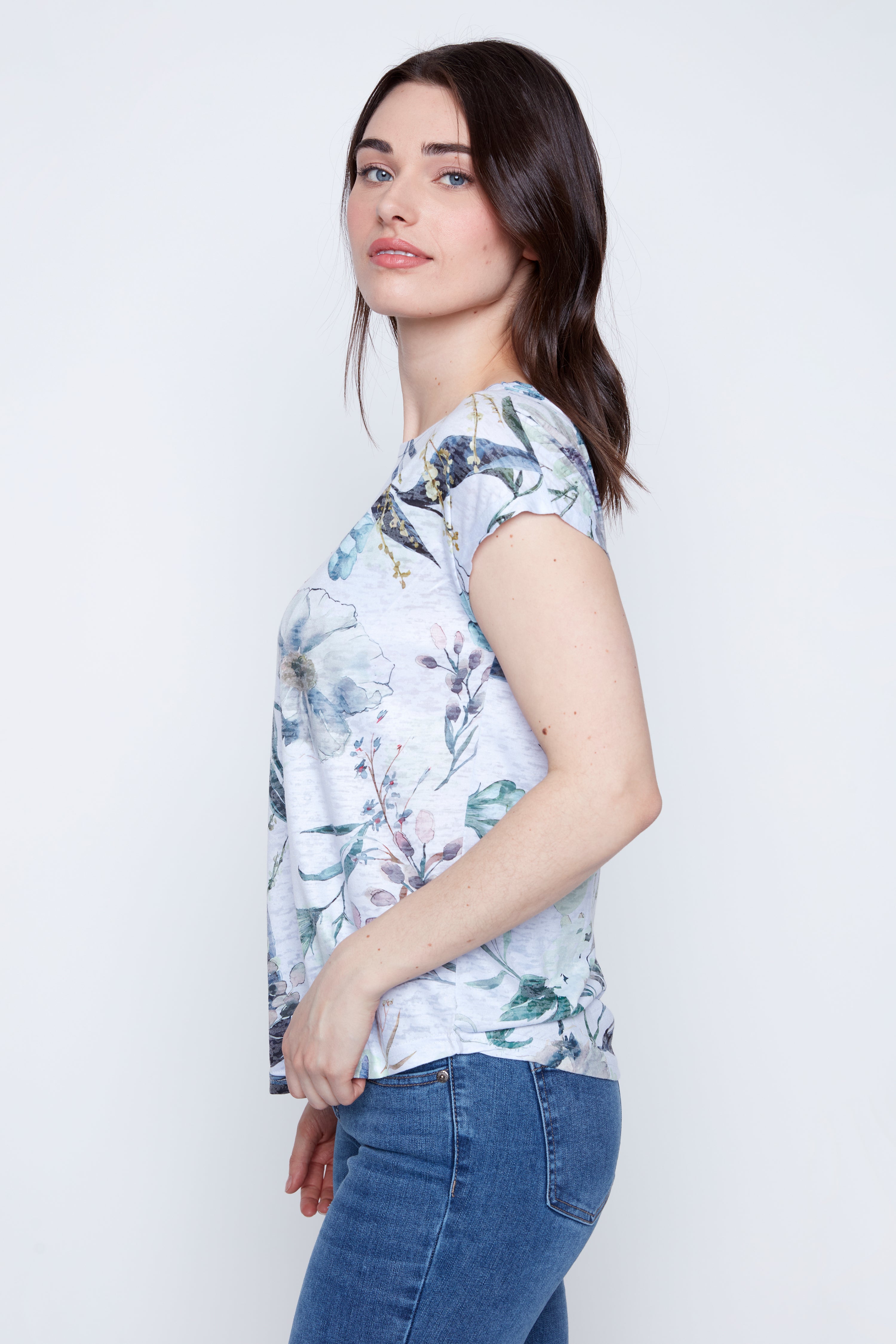Le T-shirt à imprimé floral dévoré