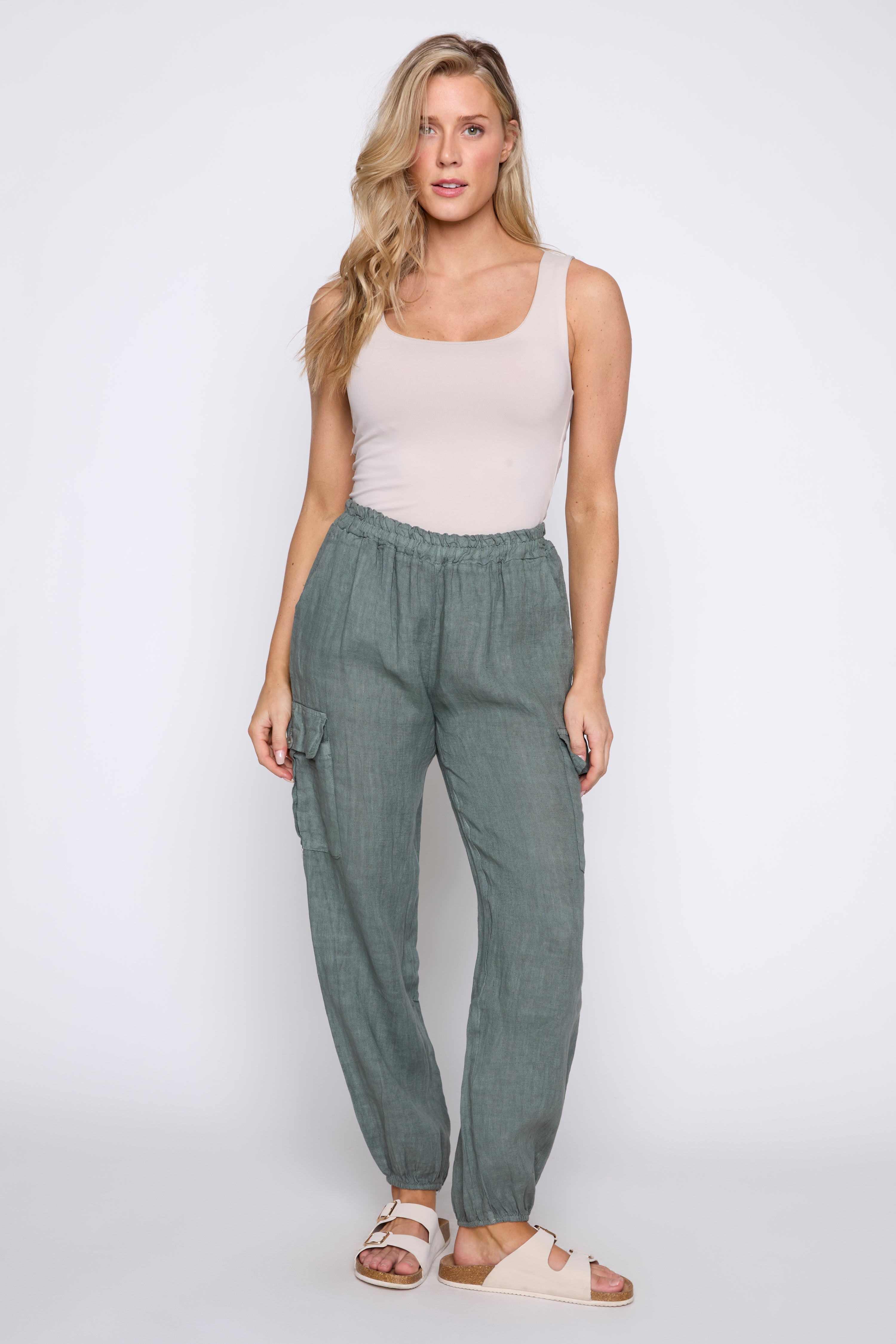 #color_KHAKI