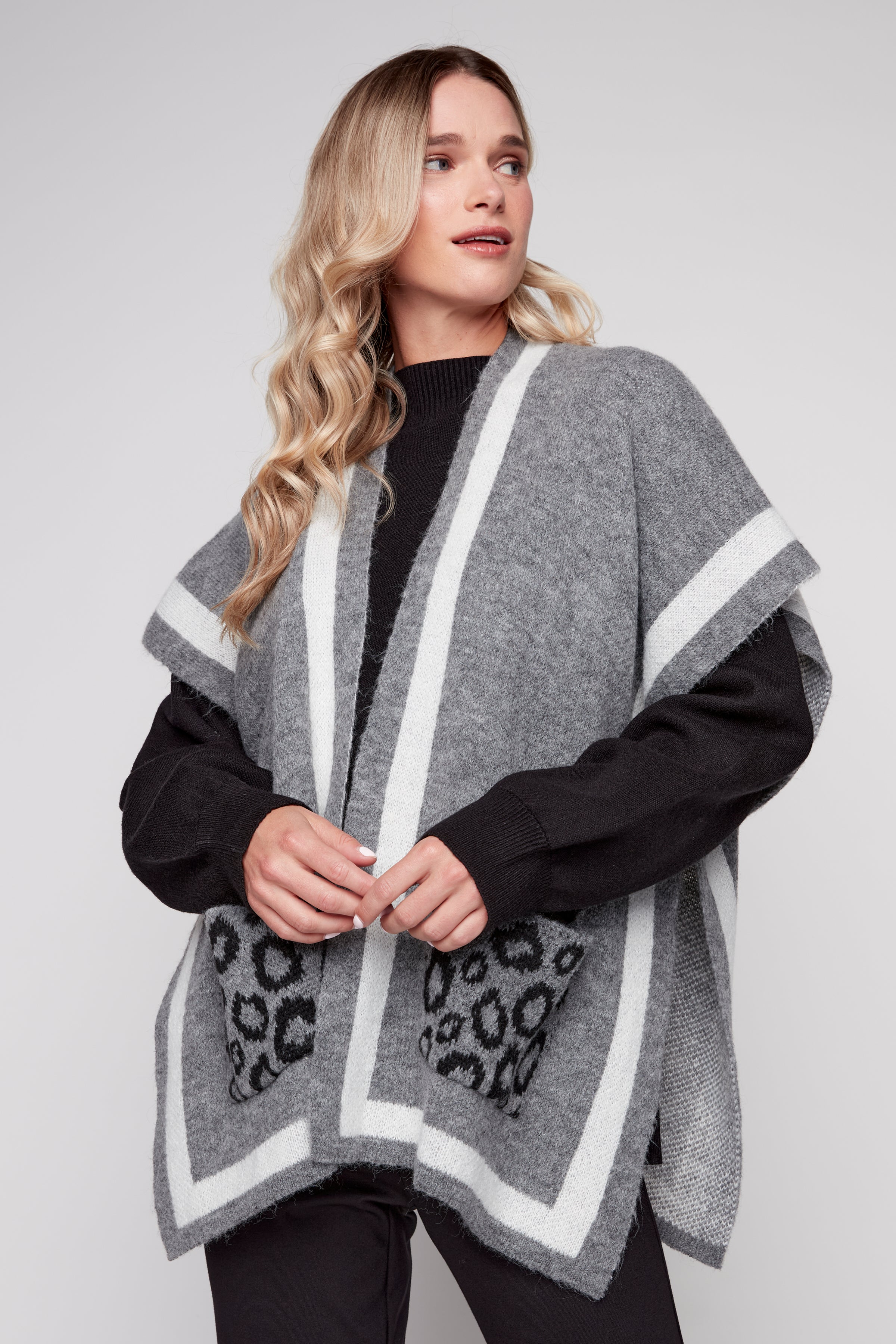 Animal pockets poncho