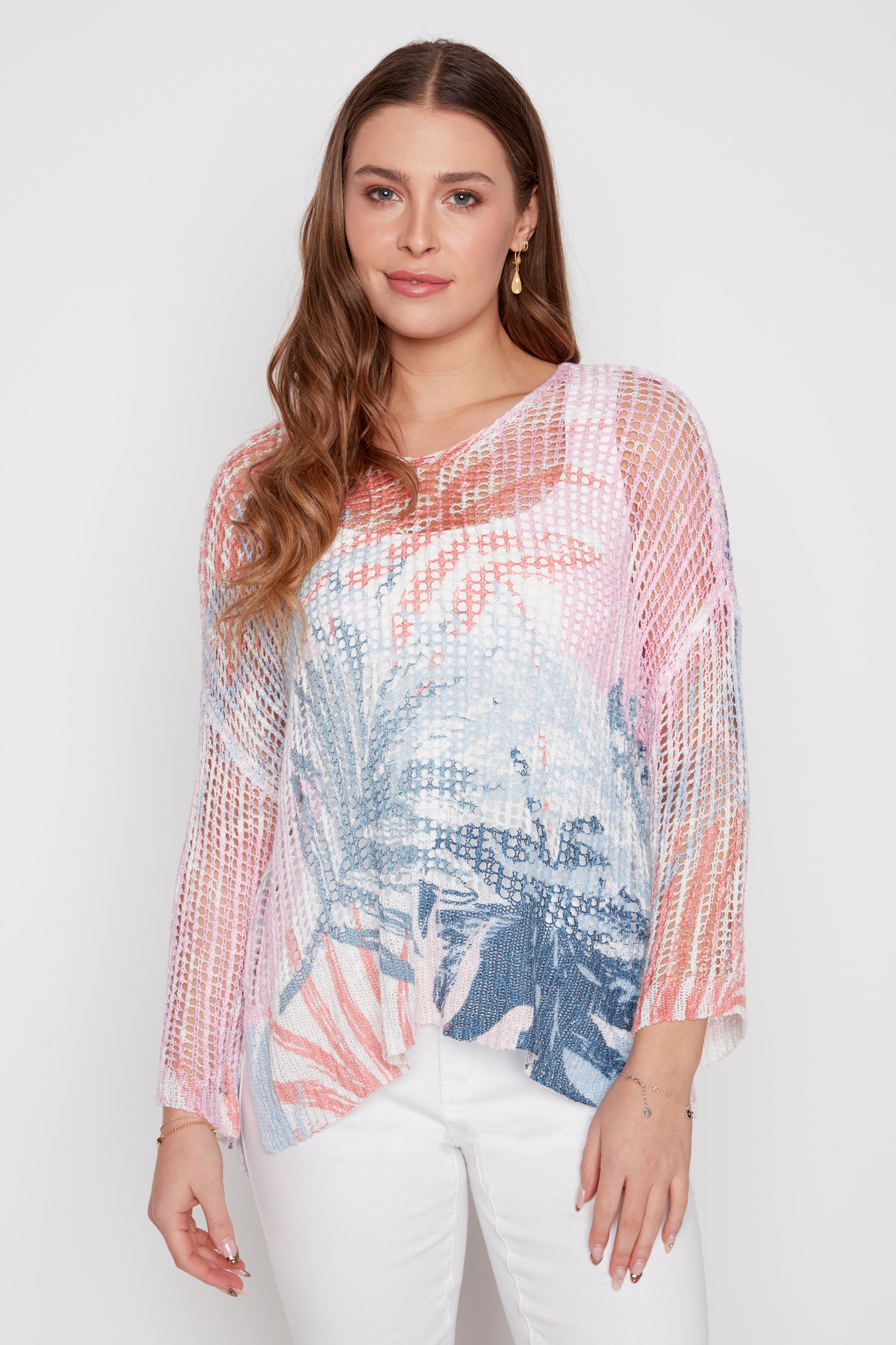 Le pull crochet à motif tropical