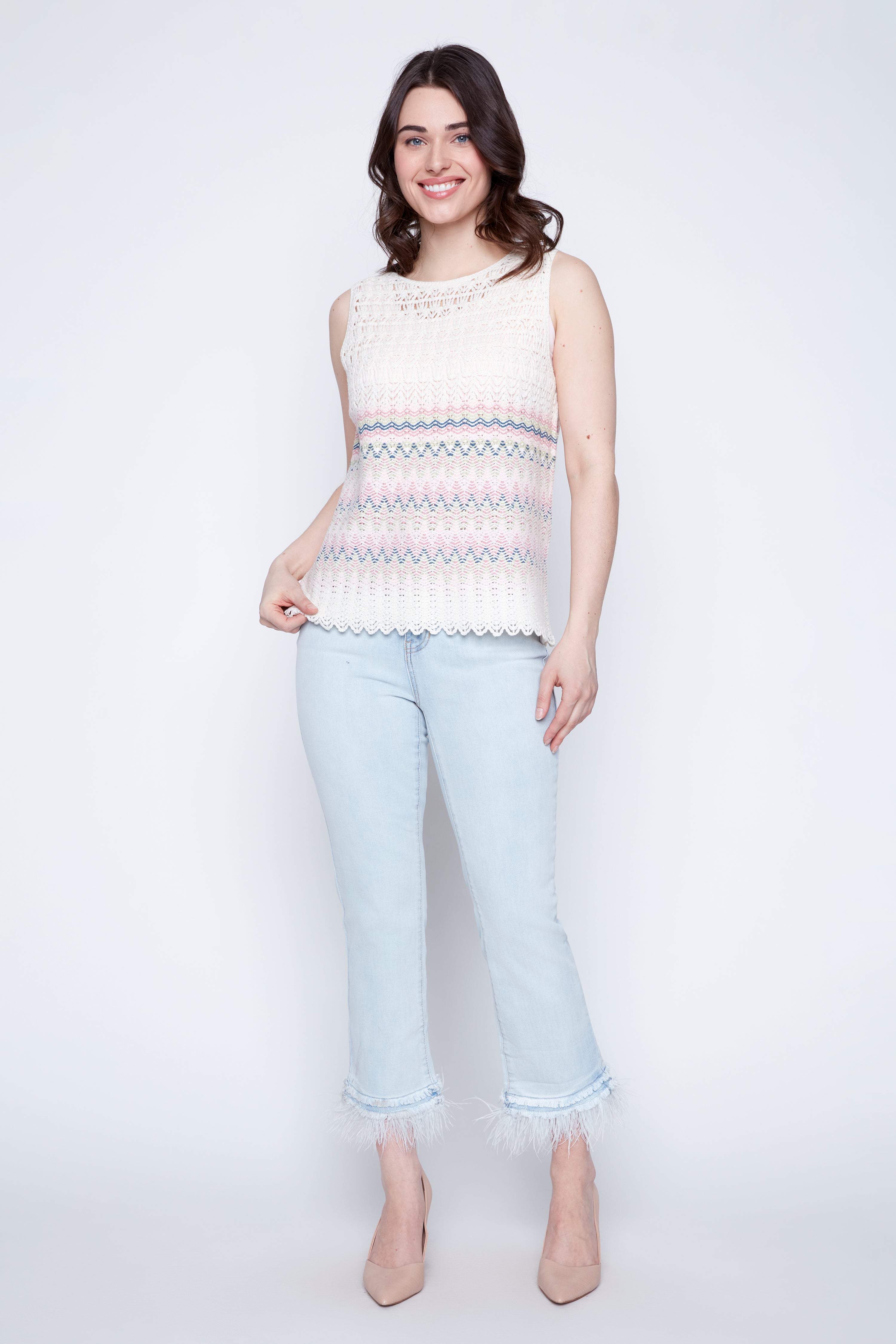 Le haut en crochet à motif zigzag