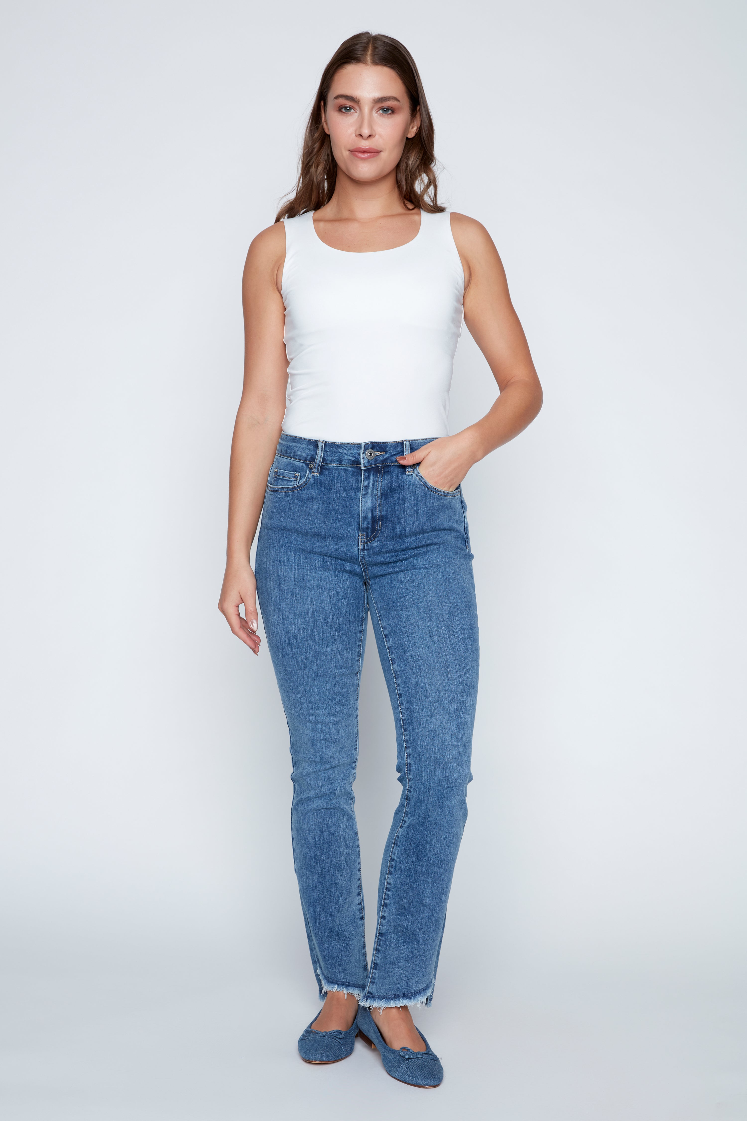 Slim leg hem detail jean