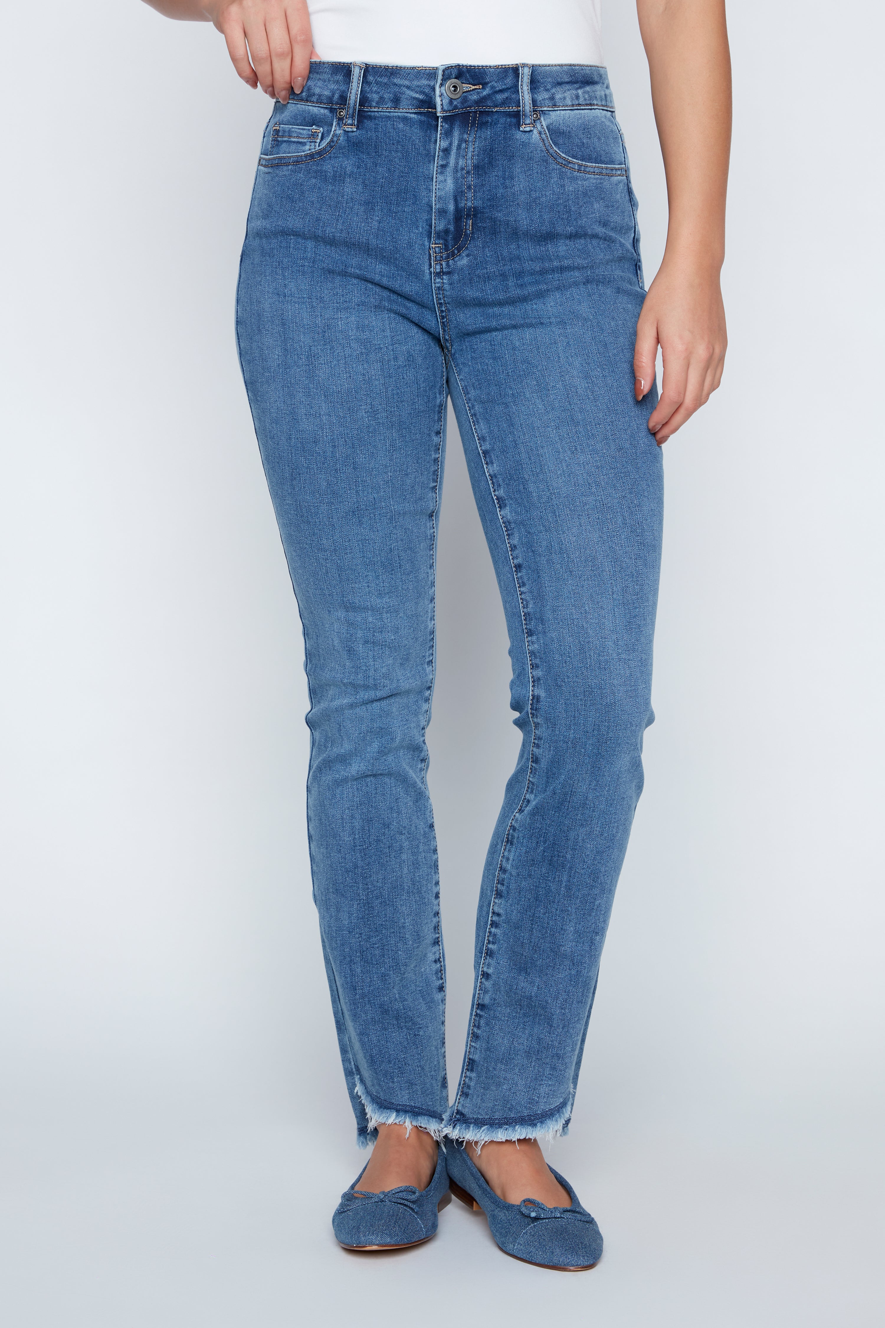 Slim leg hem detail jean
