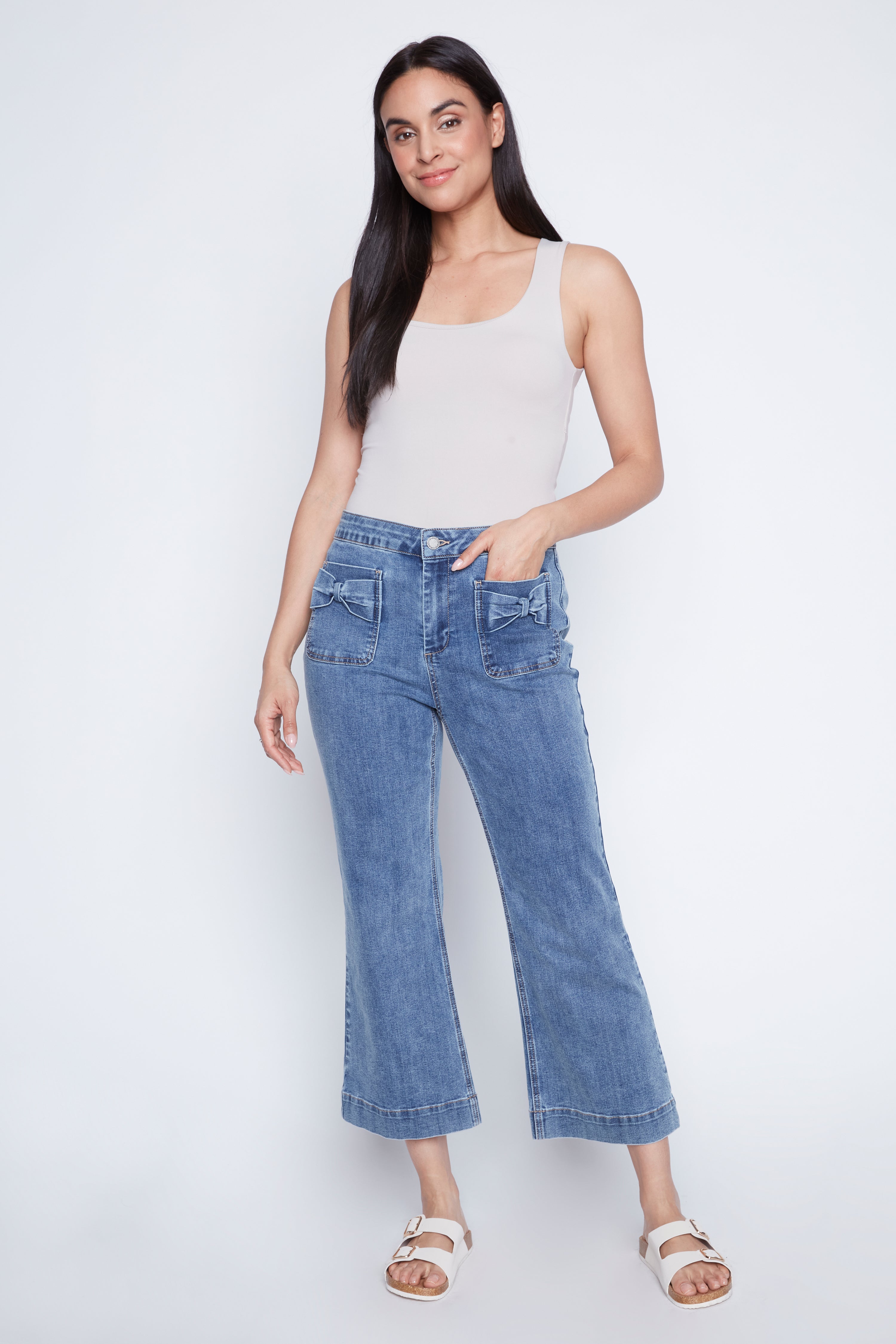 Flare leg bow pocket jean