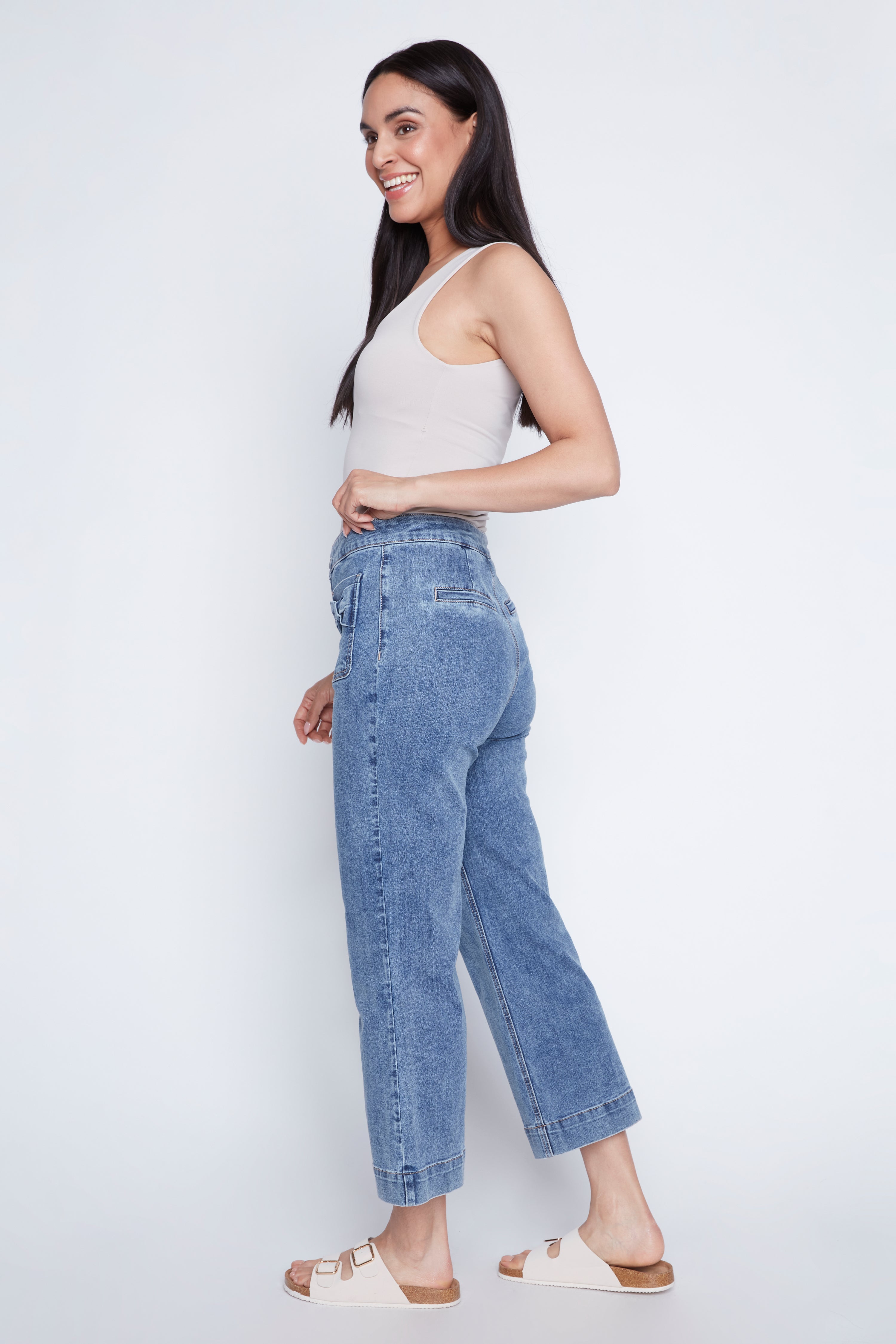 Flare leg bow pocket jean