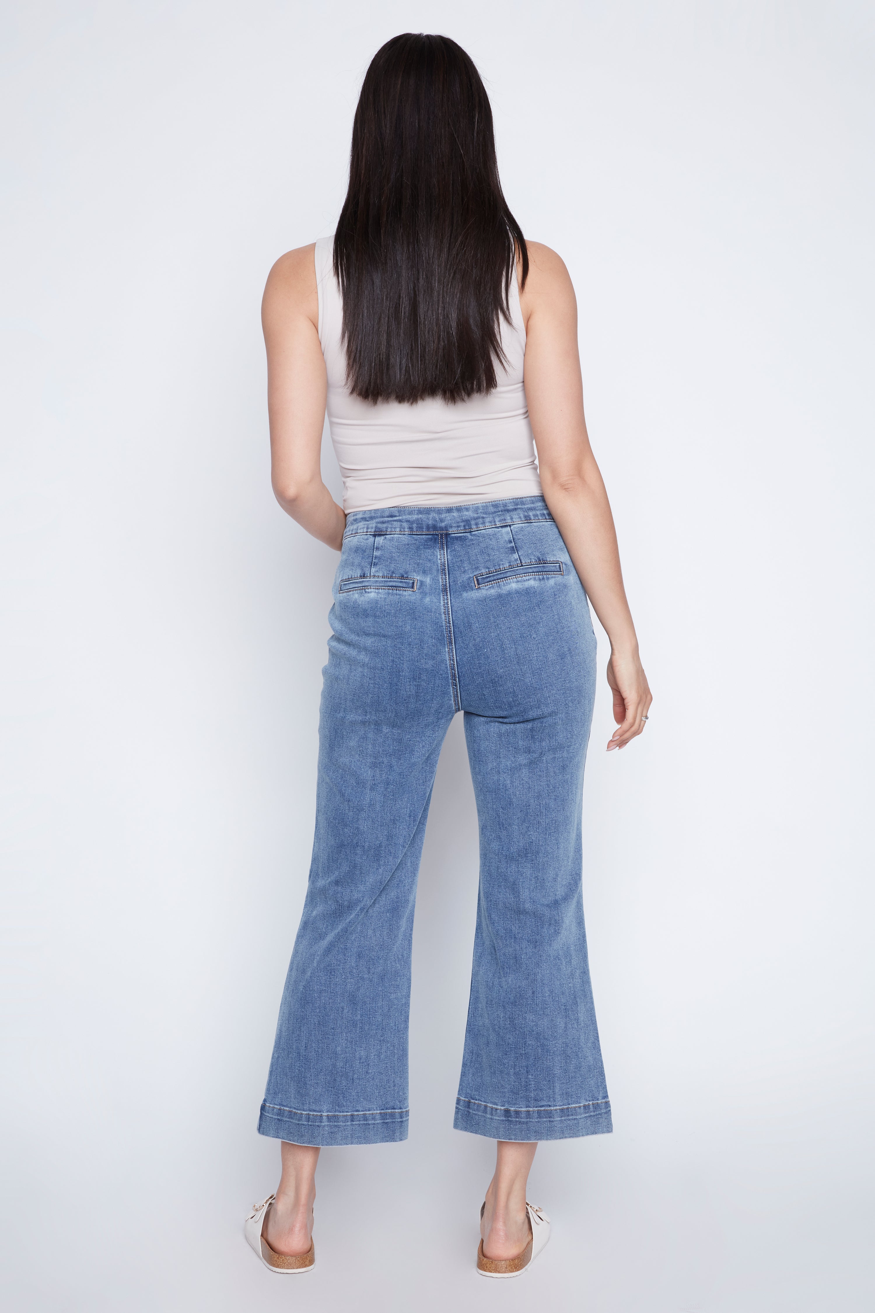 Flare leg bow pocket jean