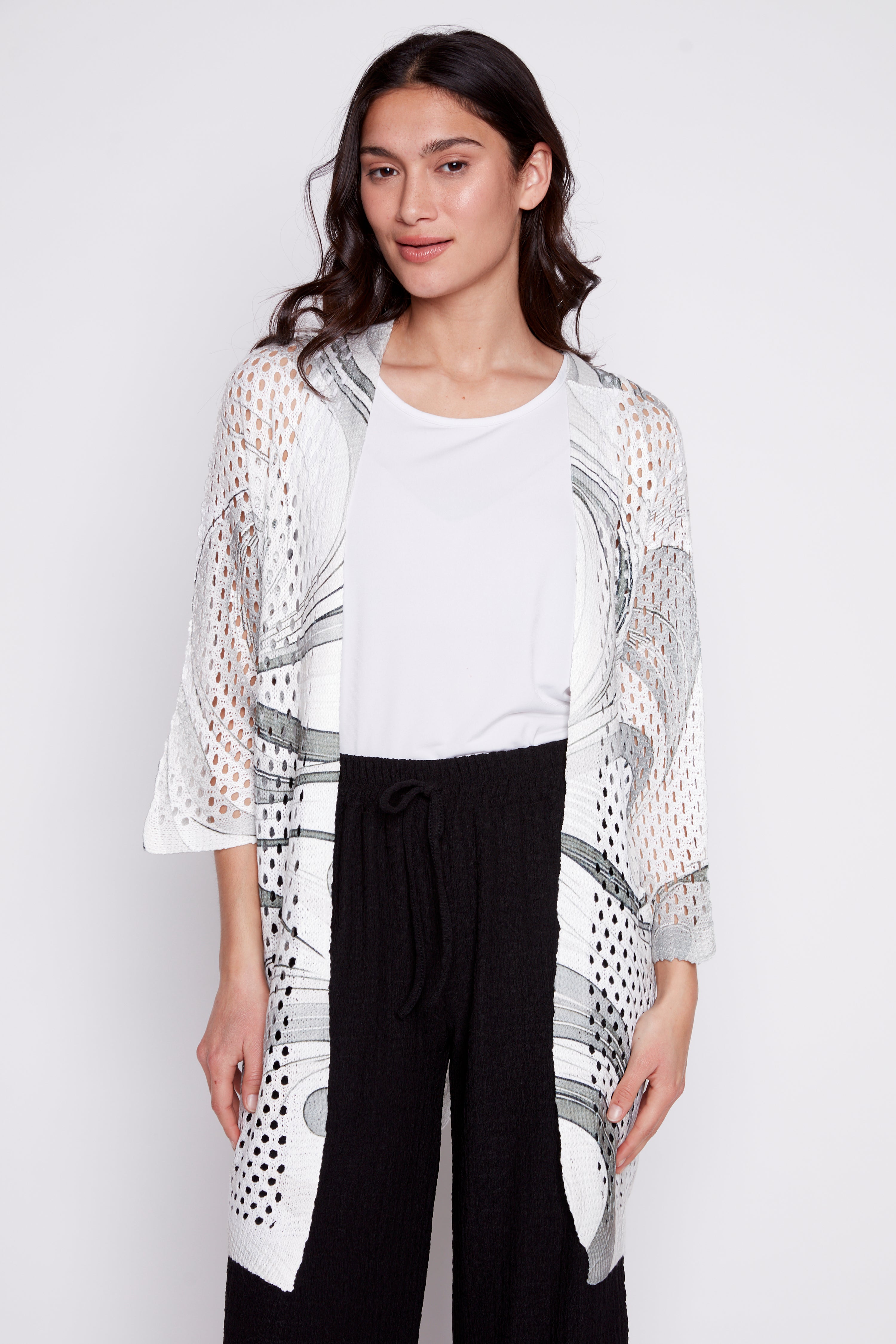 Le cardigan imprimé abstrait