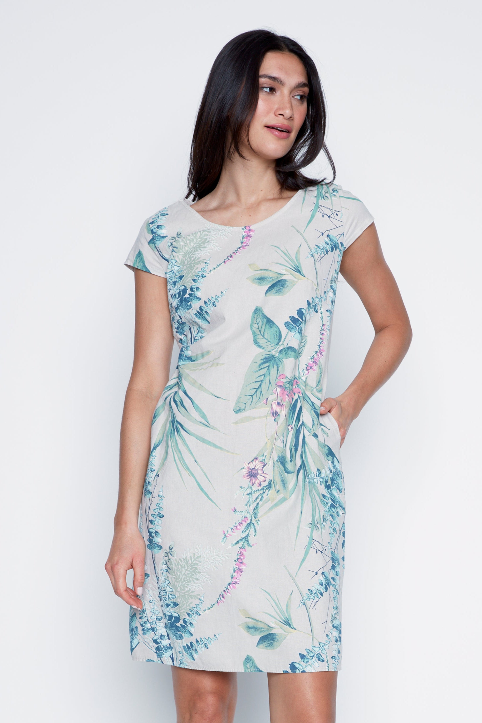 La robe en coton à imprimé tropical