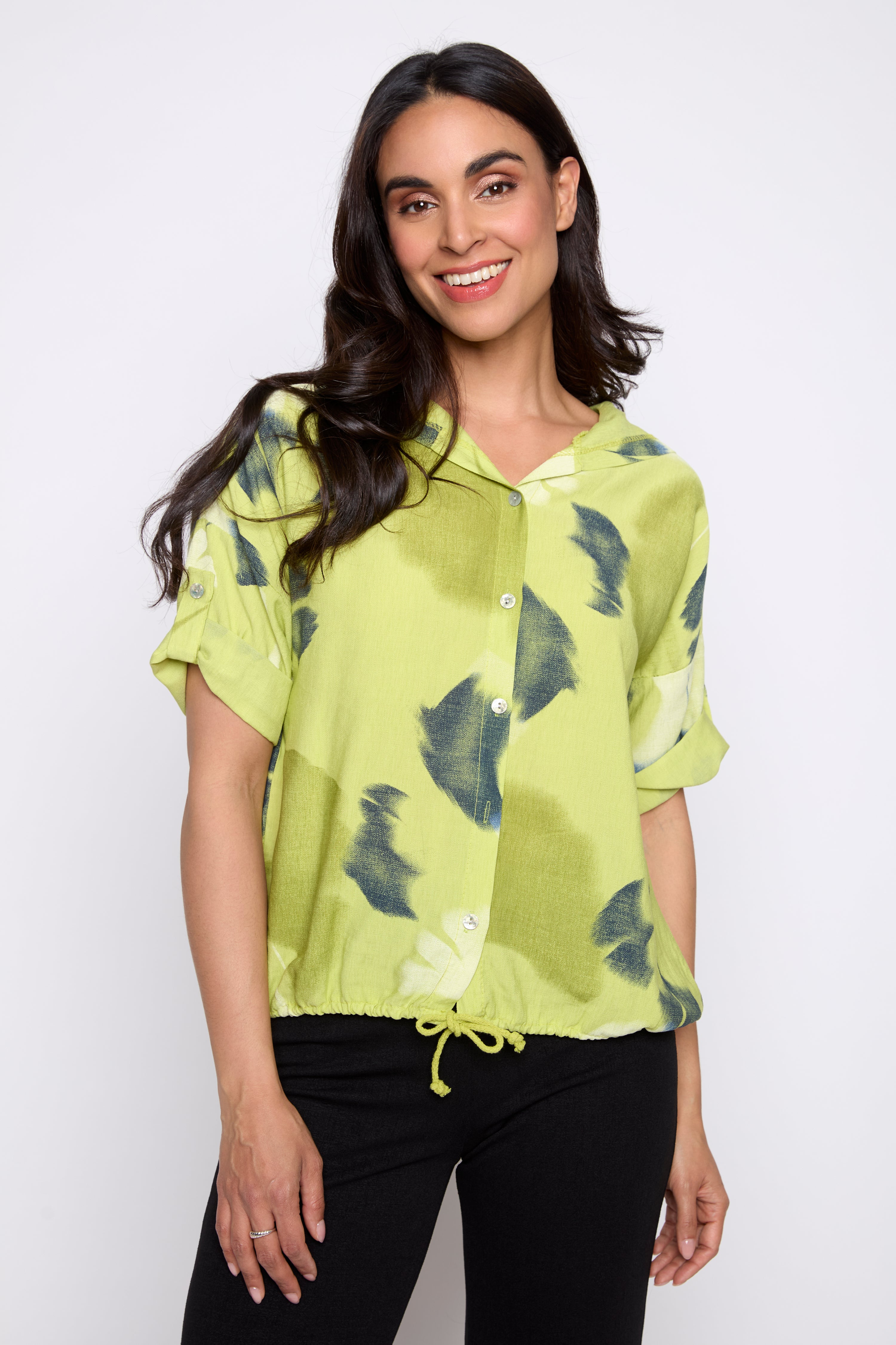 La blouse à capuche imprimé feuilles