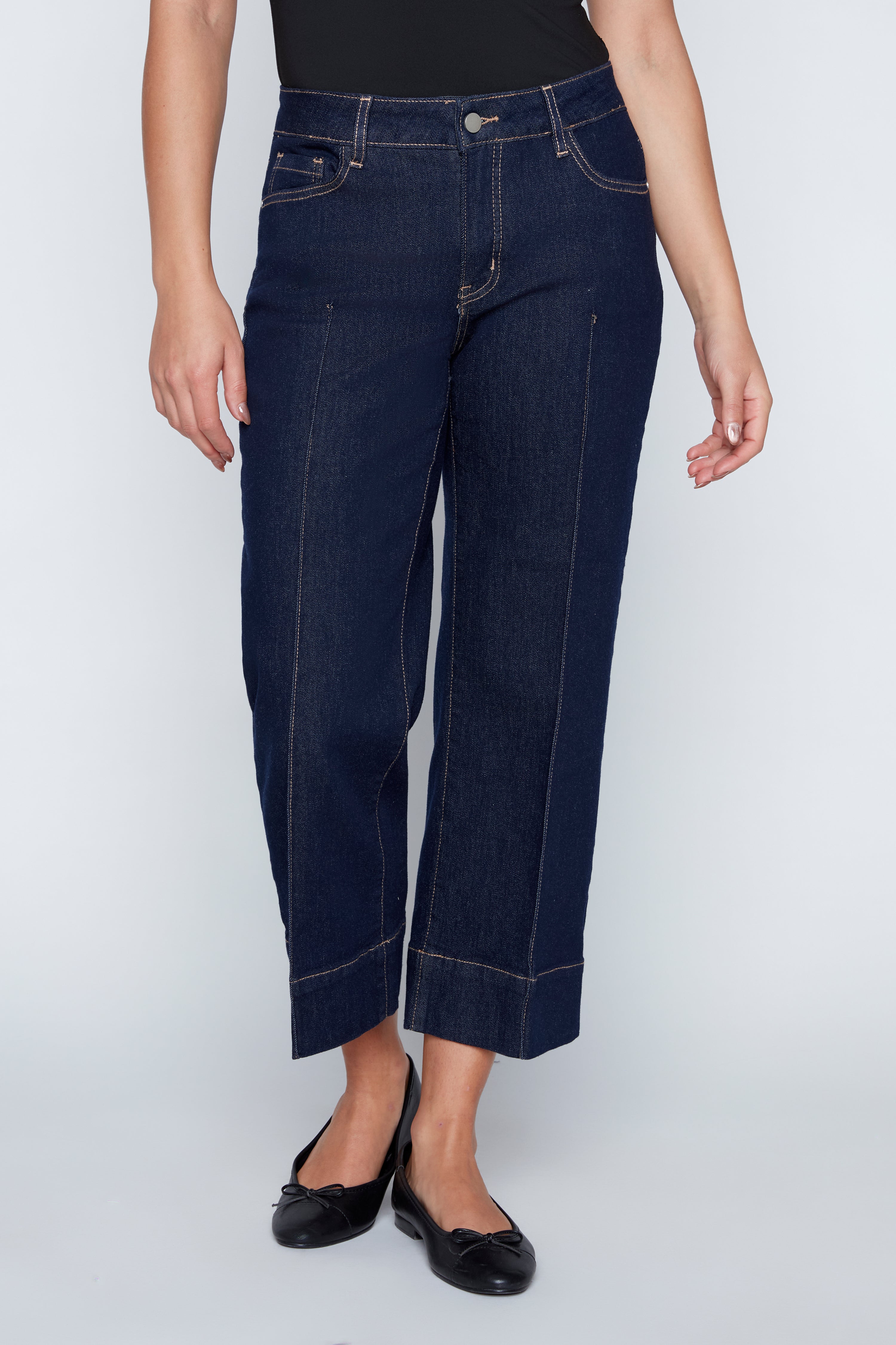 Le jean court à jambe droite