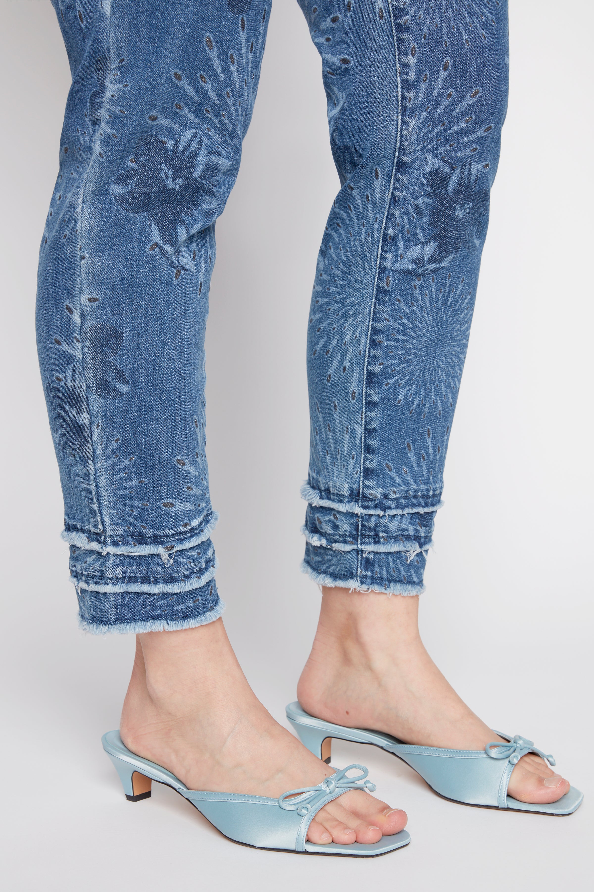 Slim leg printed jean