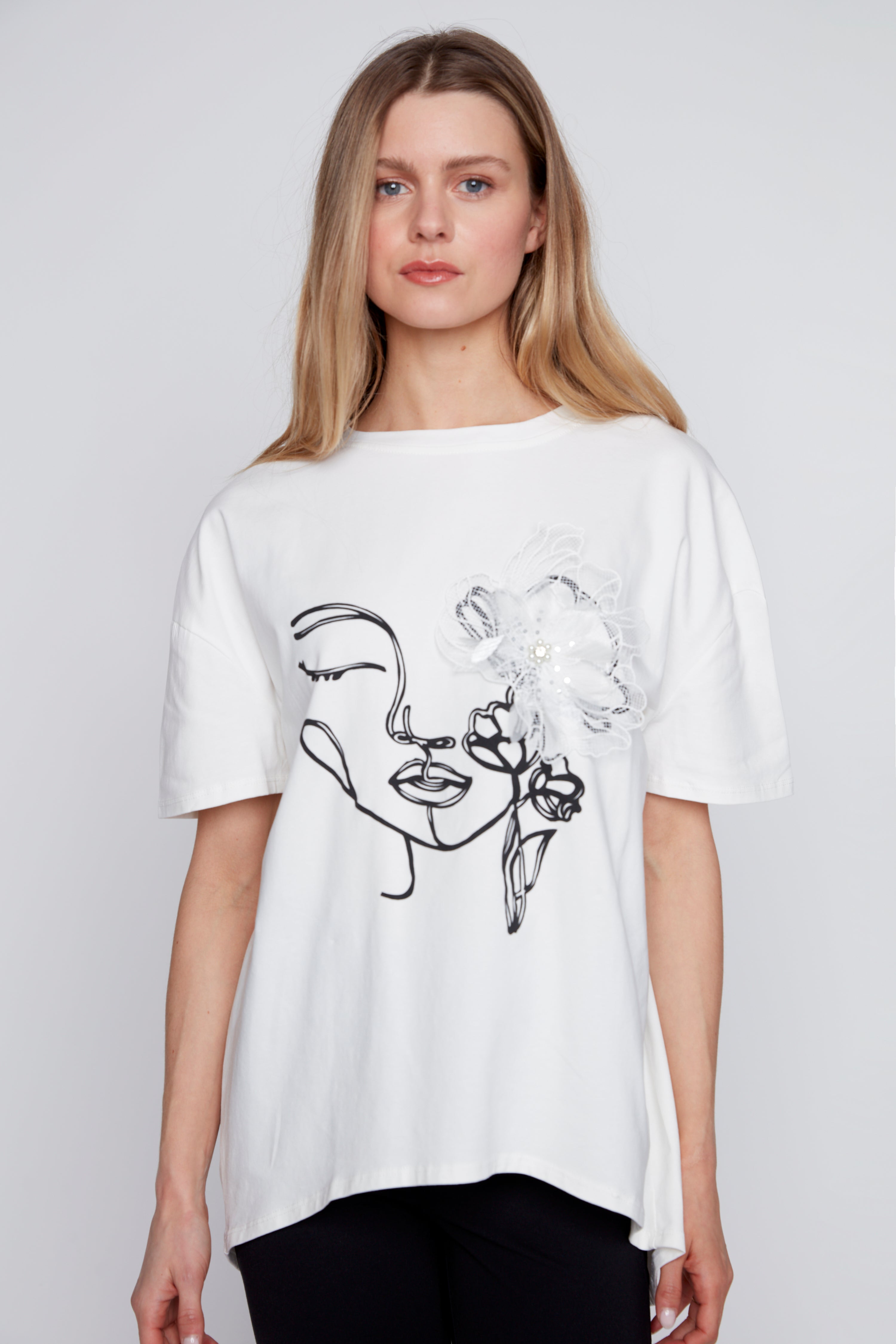 Le t-shirt en coton imprimé portrait