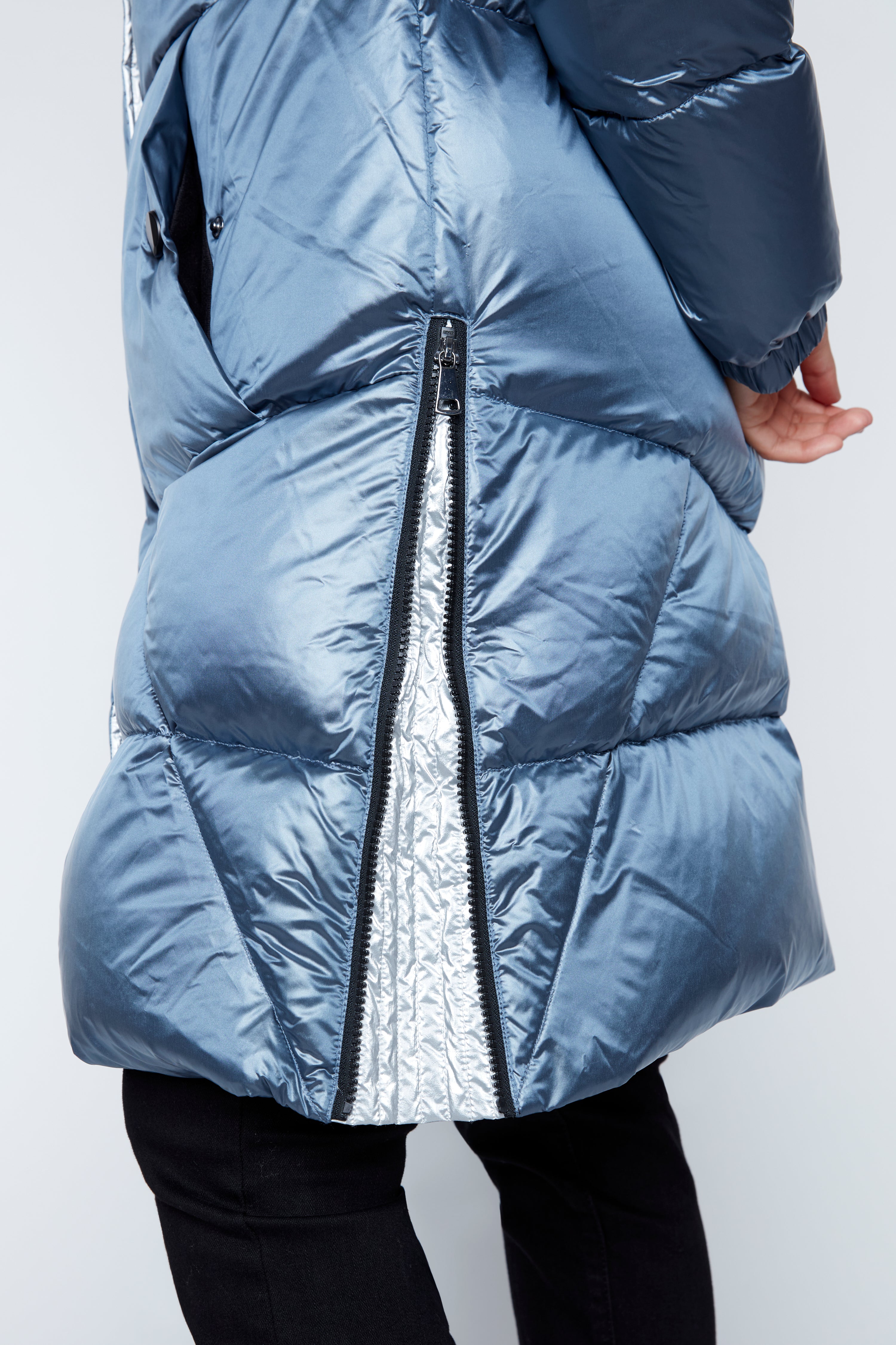 Iridescent quilt puffer jacket
