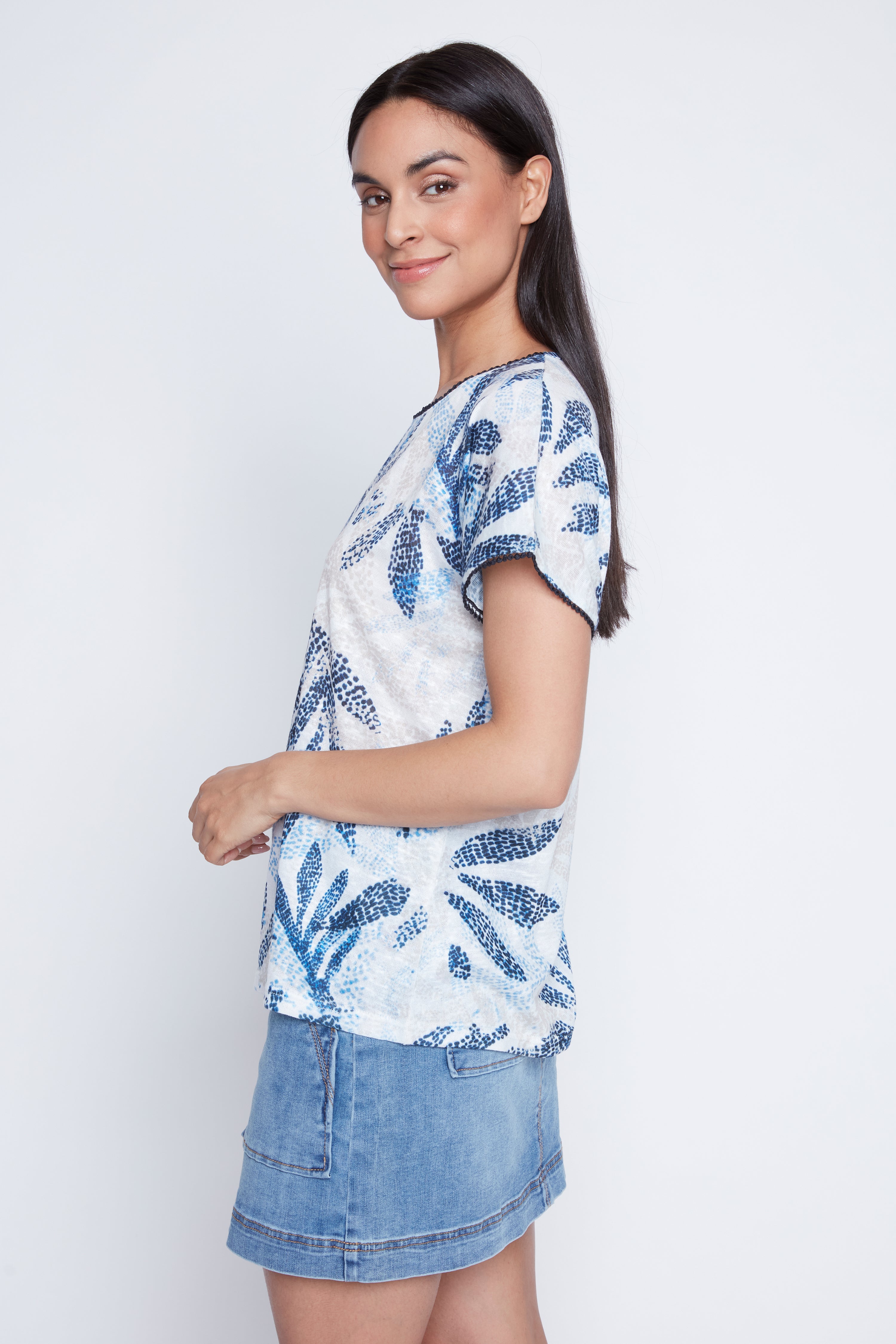 Leaves design top