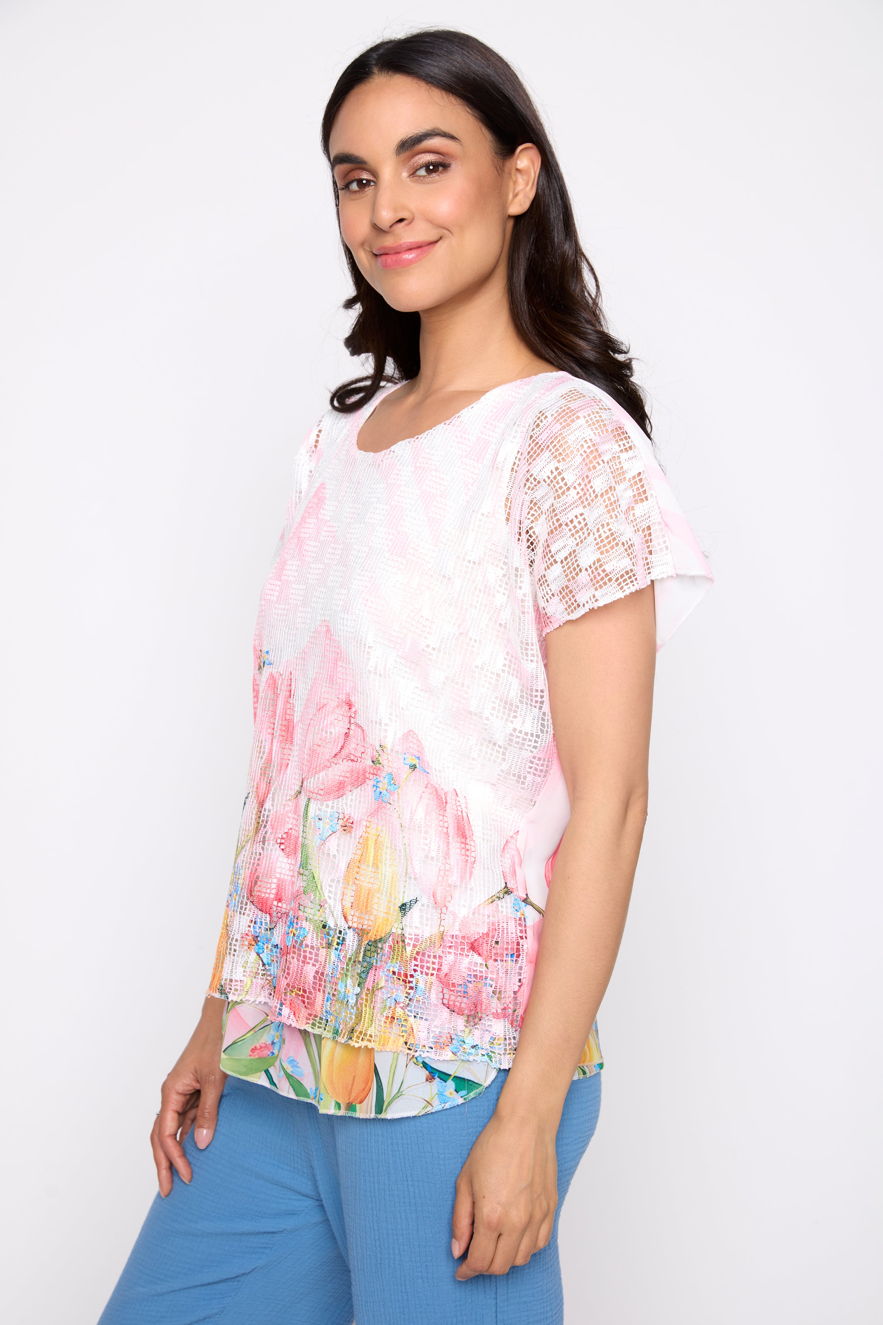 Le haut en crochet avec bordure tulipe