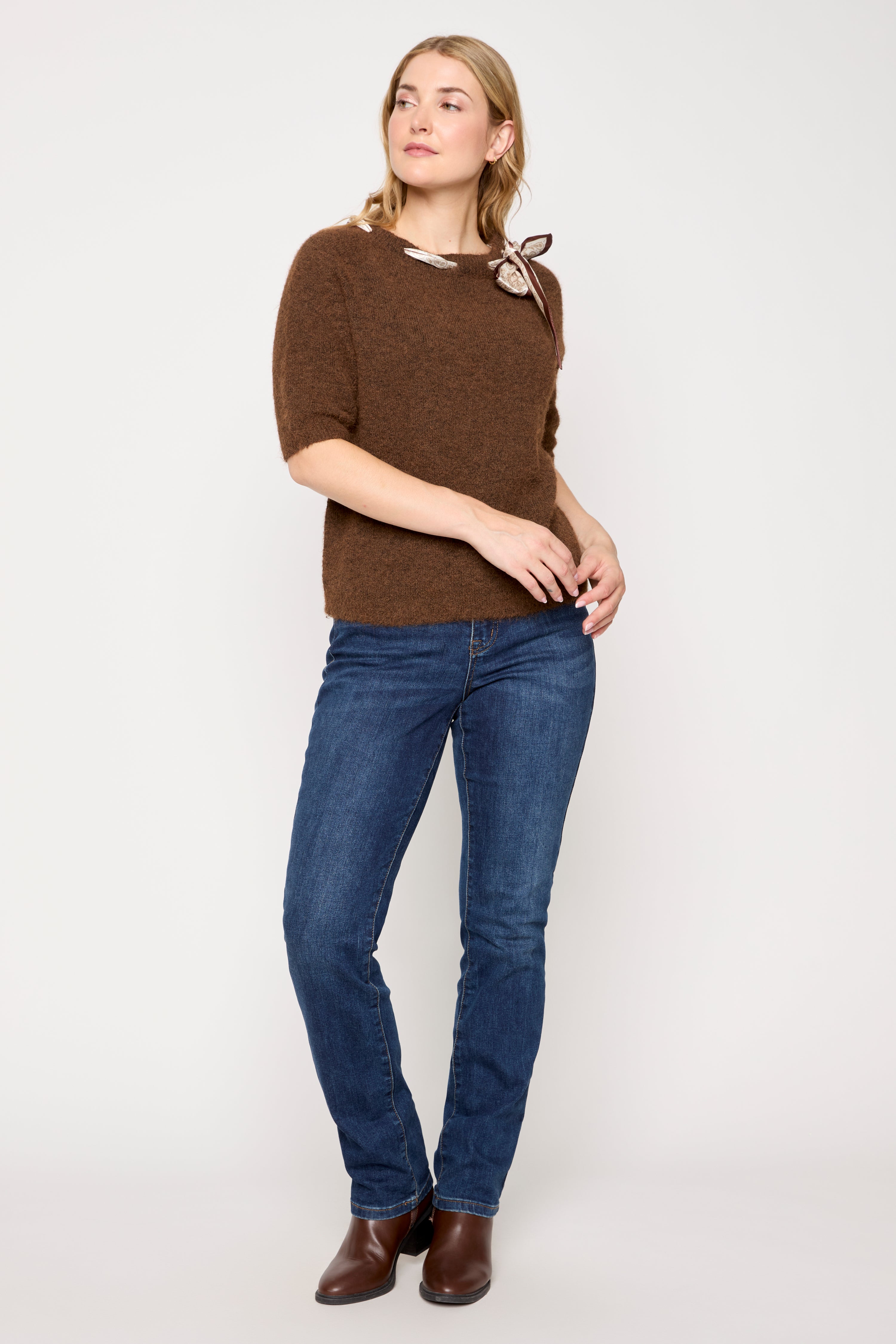 #color_BROWN