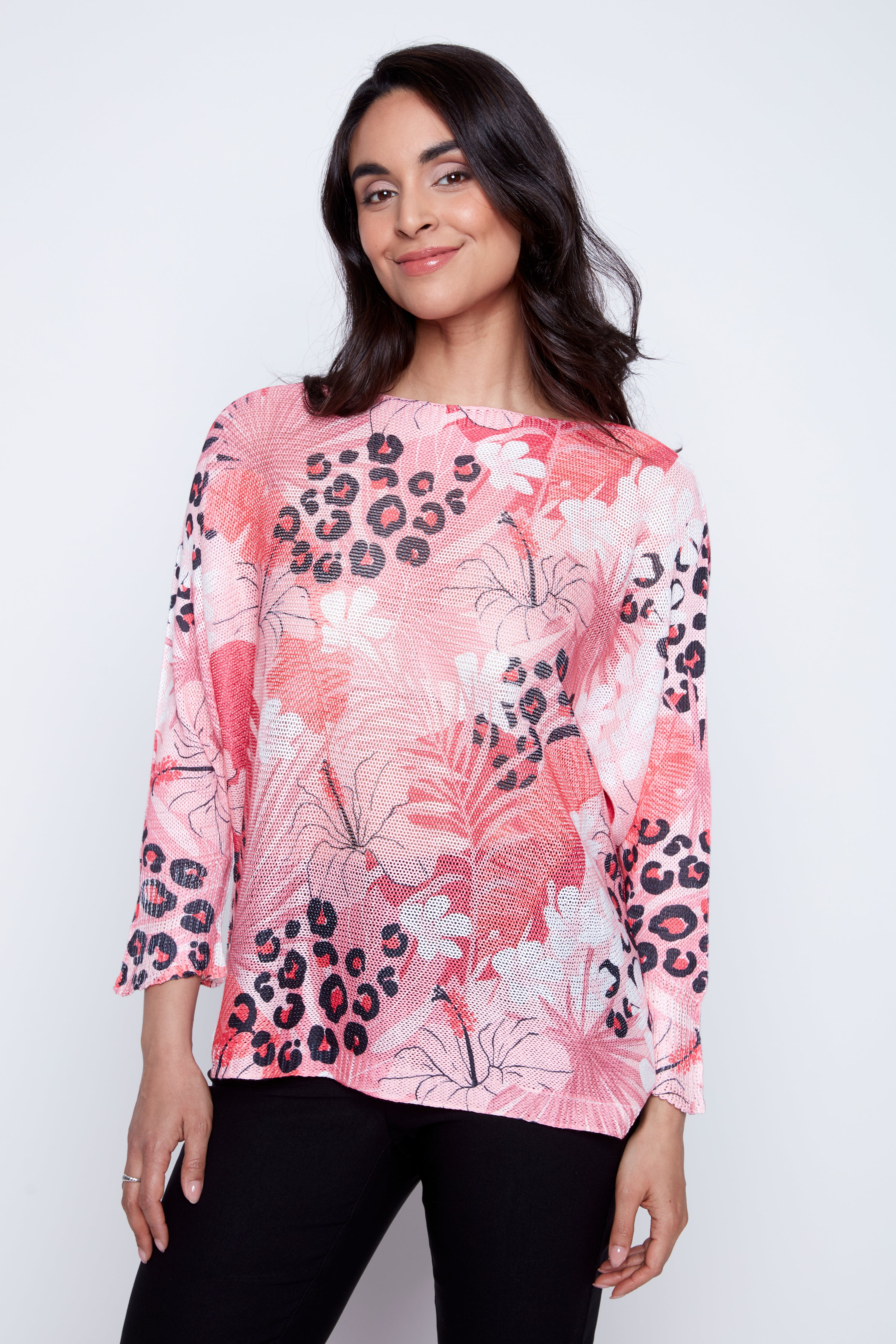 Le pull à imprimé tropical