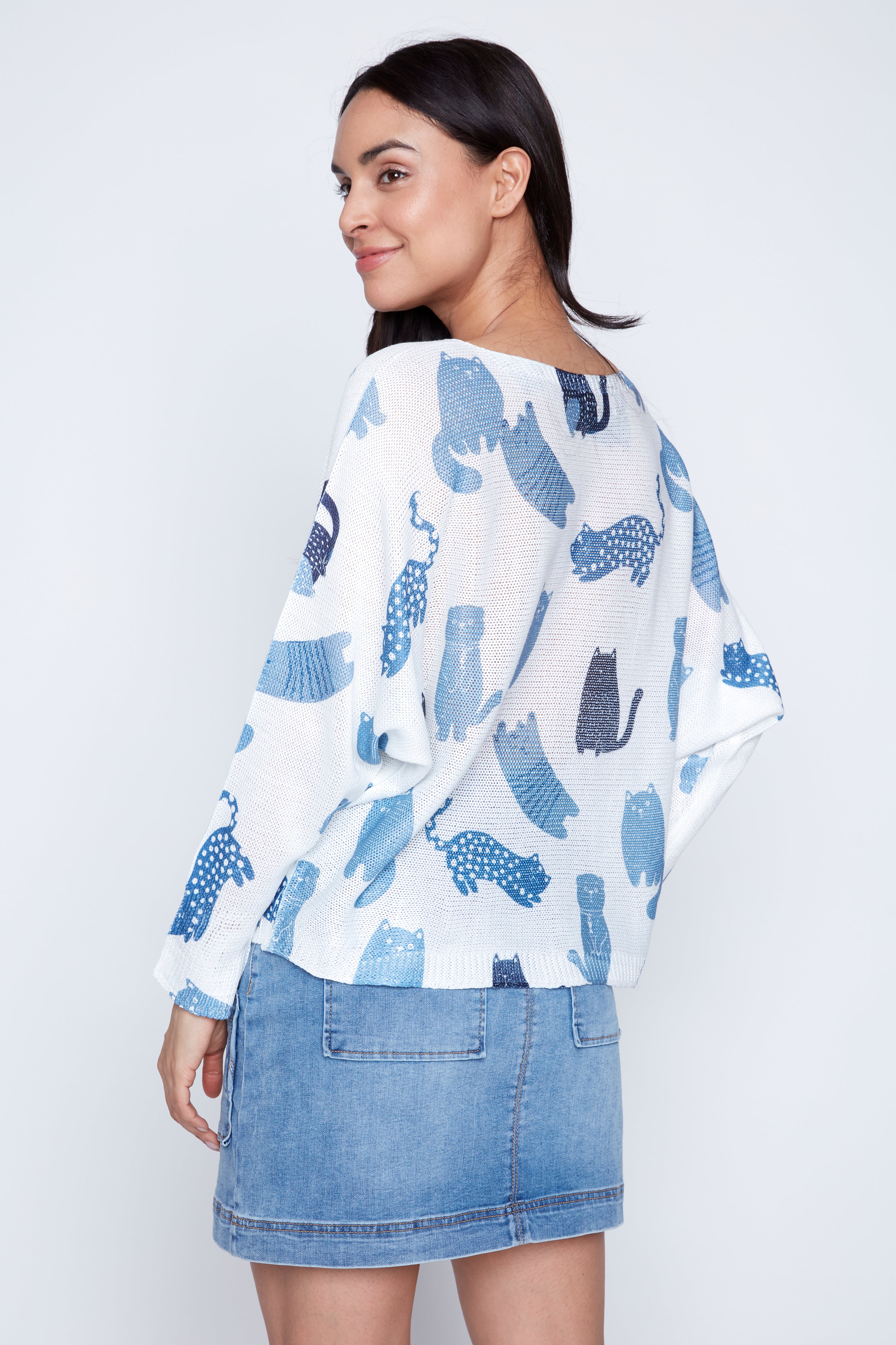 Le pull à imprimé chat