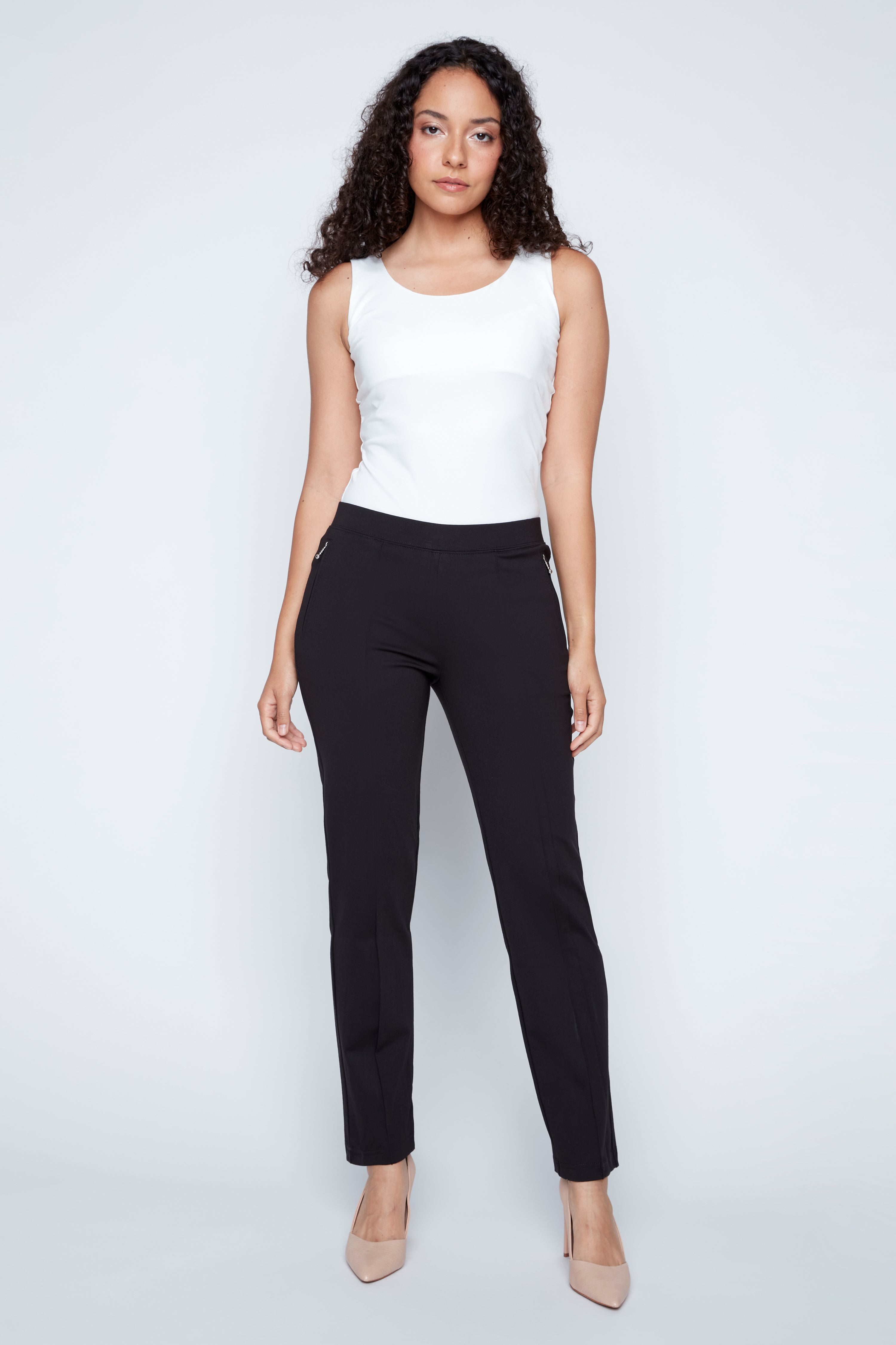 Le pantalon à enfiler avec détails pinces,