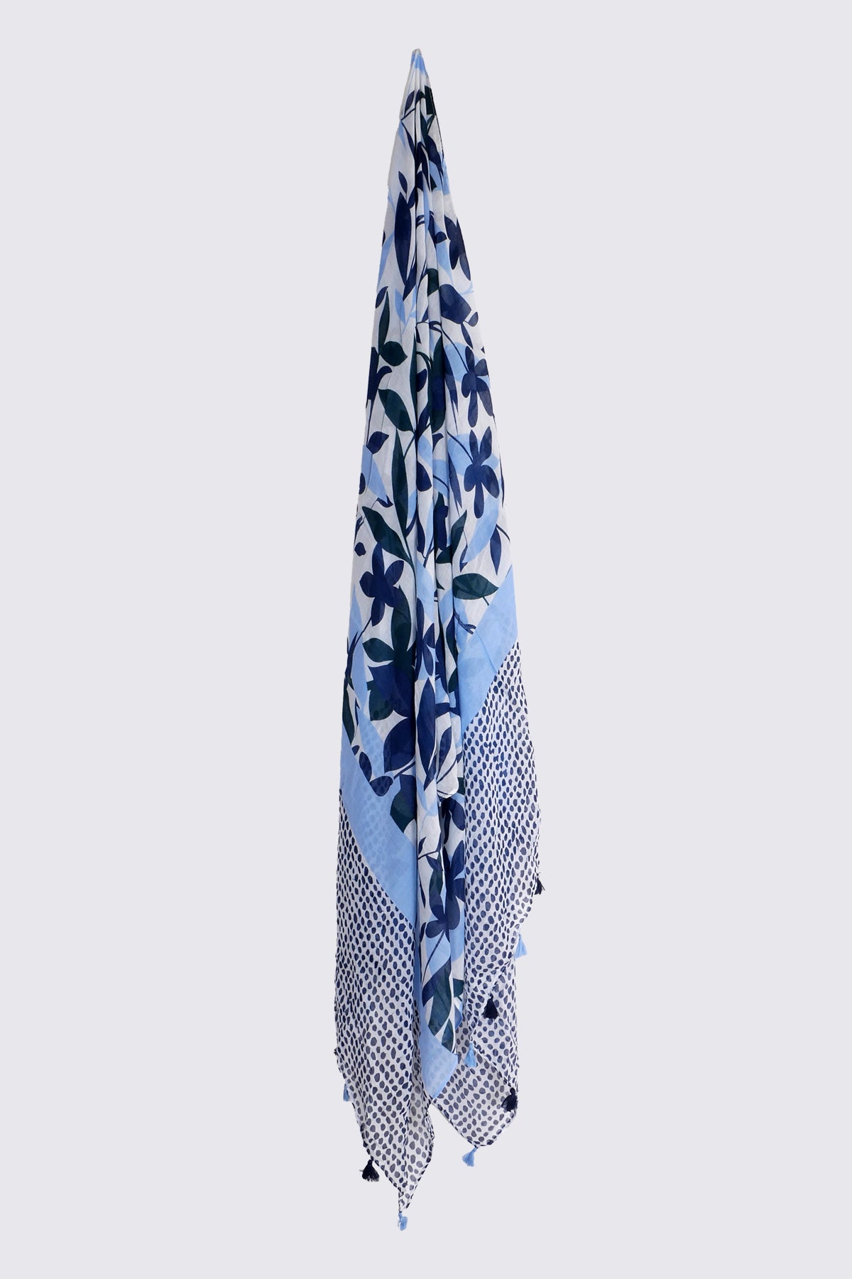 L'écharpe à motifs abstraits de pois et de feuilles