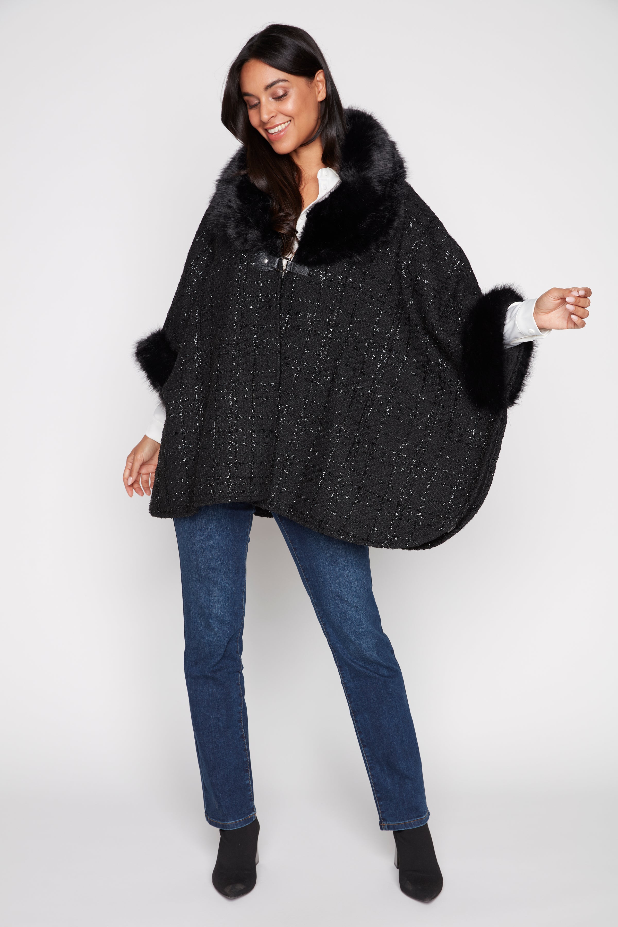 Tweed cape with faux fur trim