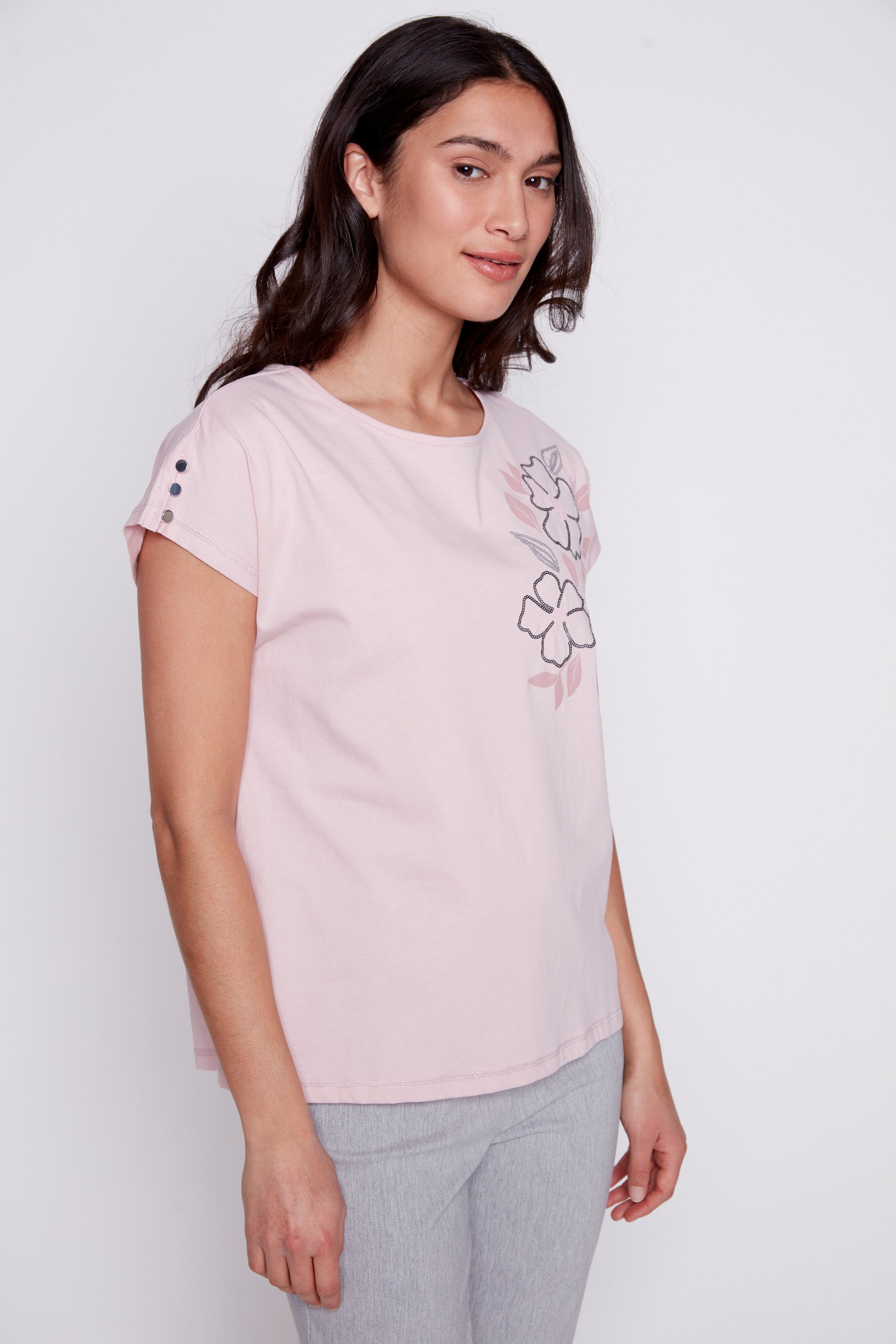 Le t-shirt en coton à imprimé floral