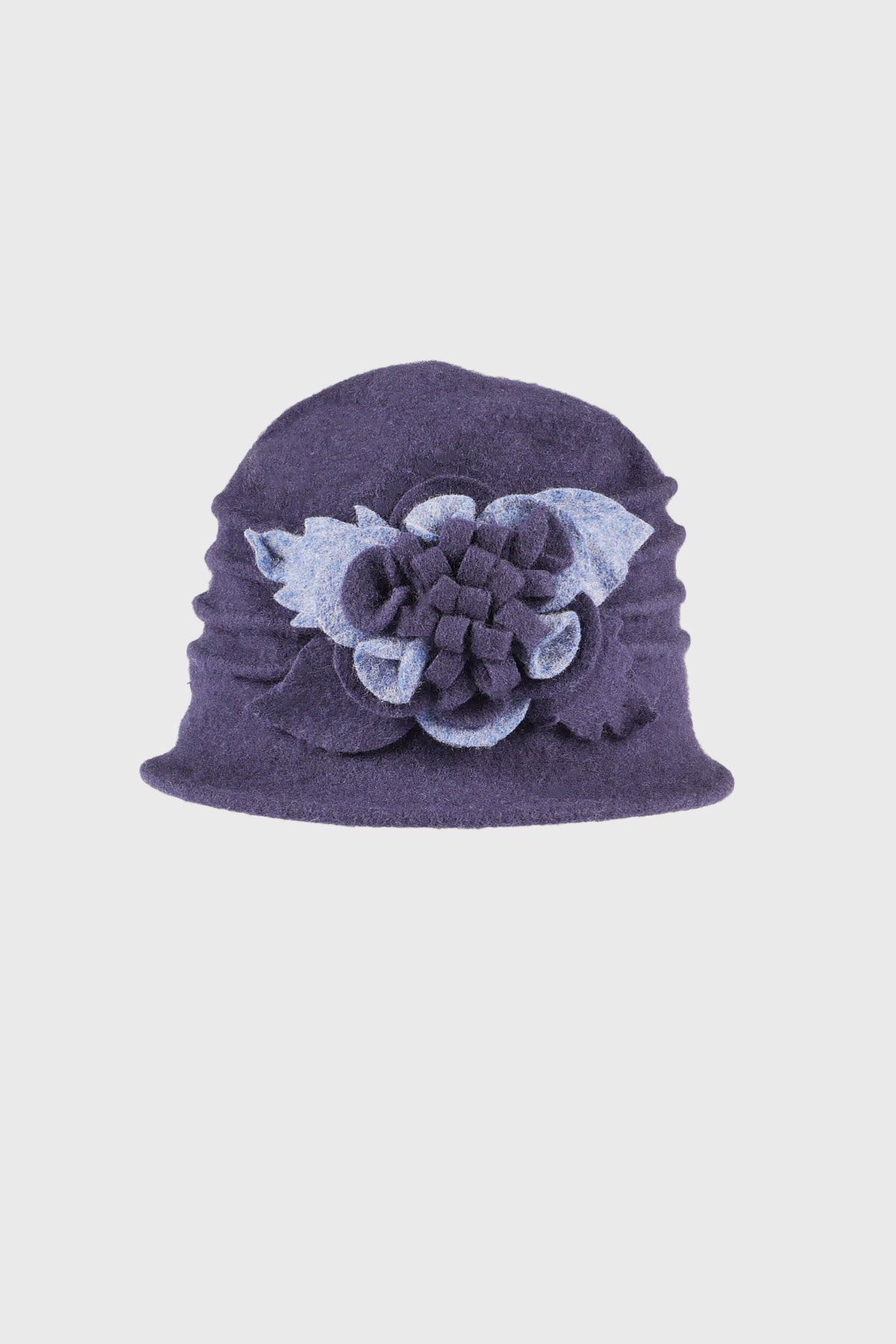 Le chapeau en laine bouillie à plis et fleur bicolore