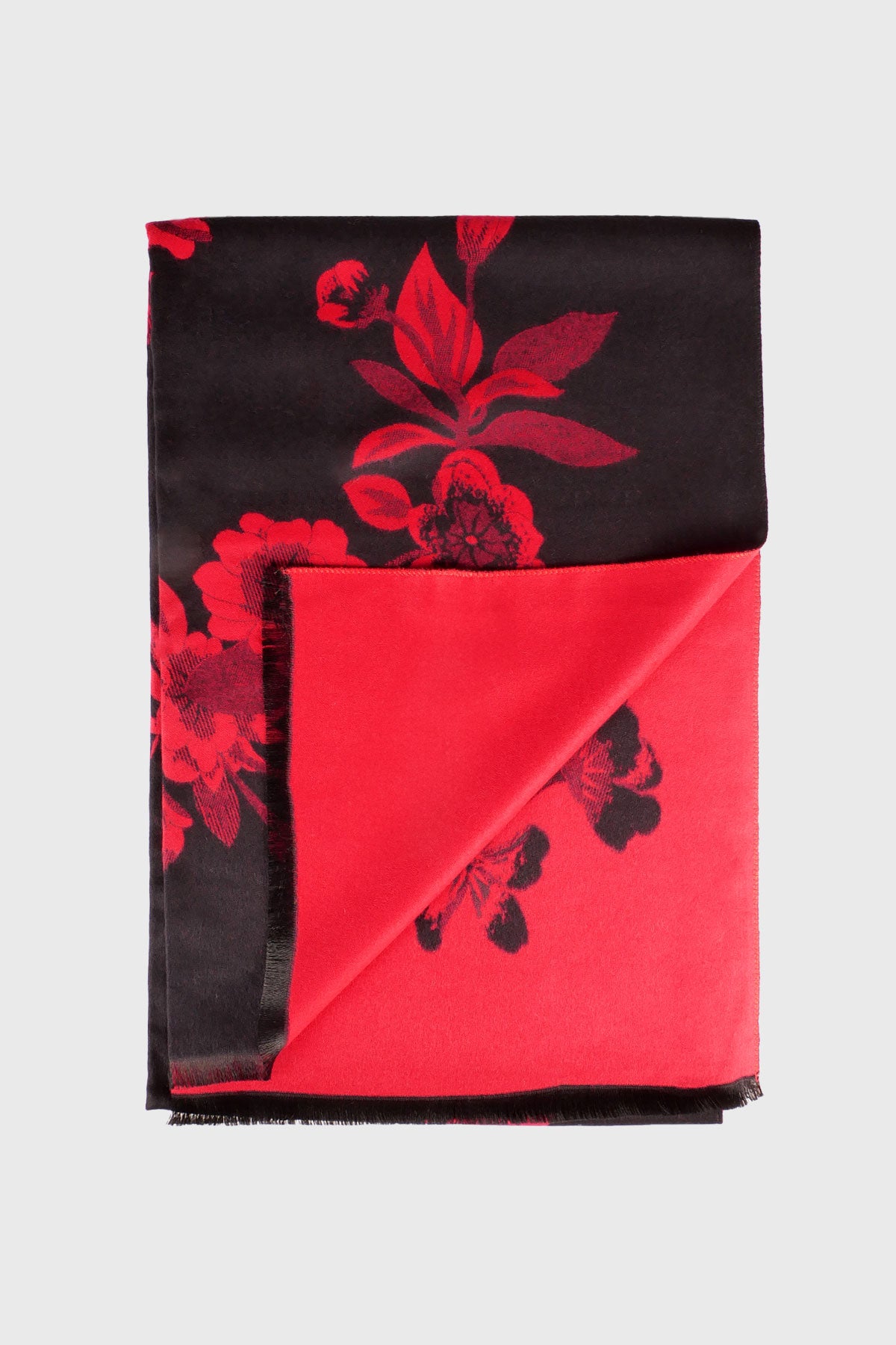 Le foulard à motif de bouquet de fleurs