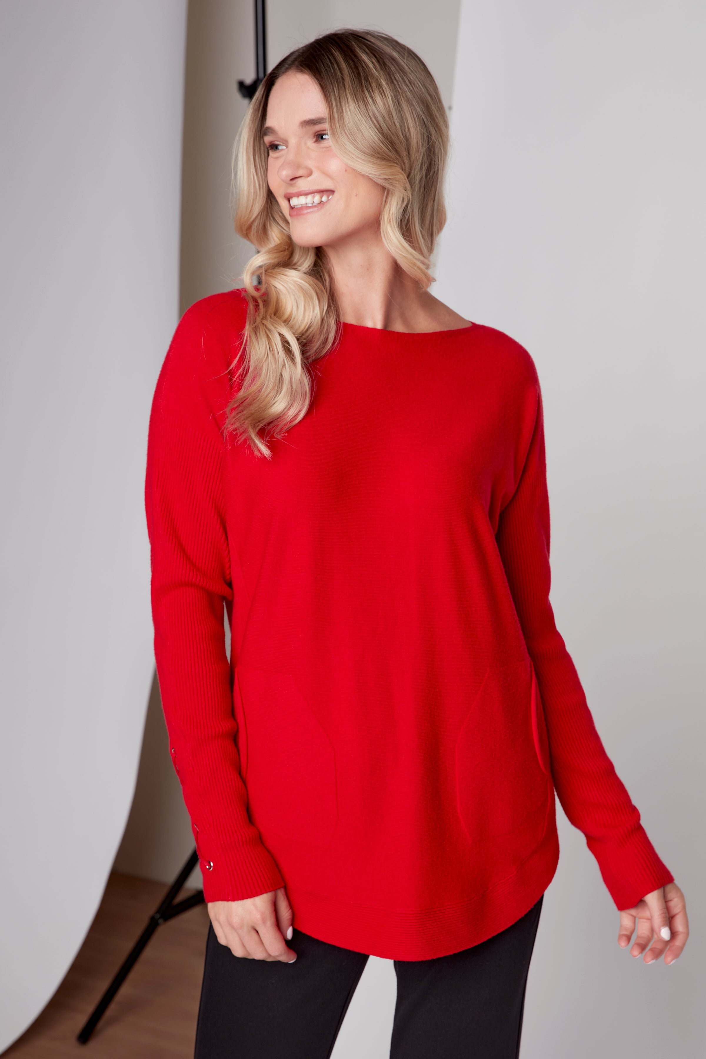 Solid tunic with pockets