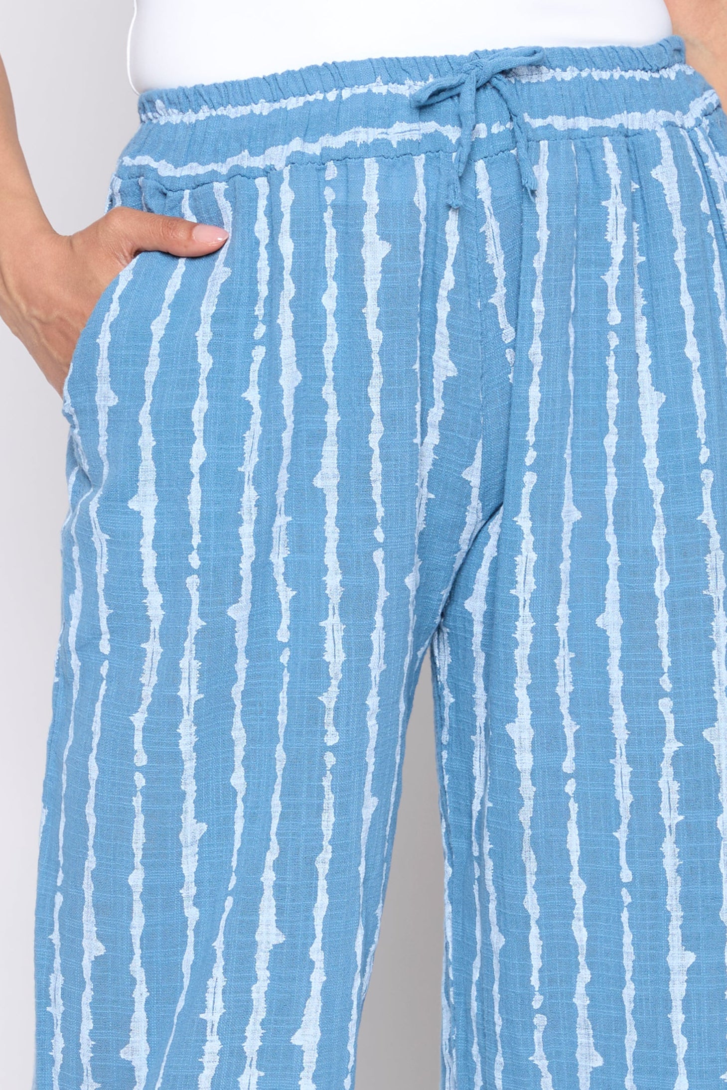Le pantalon à rayures