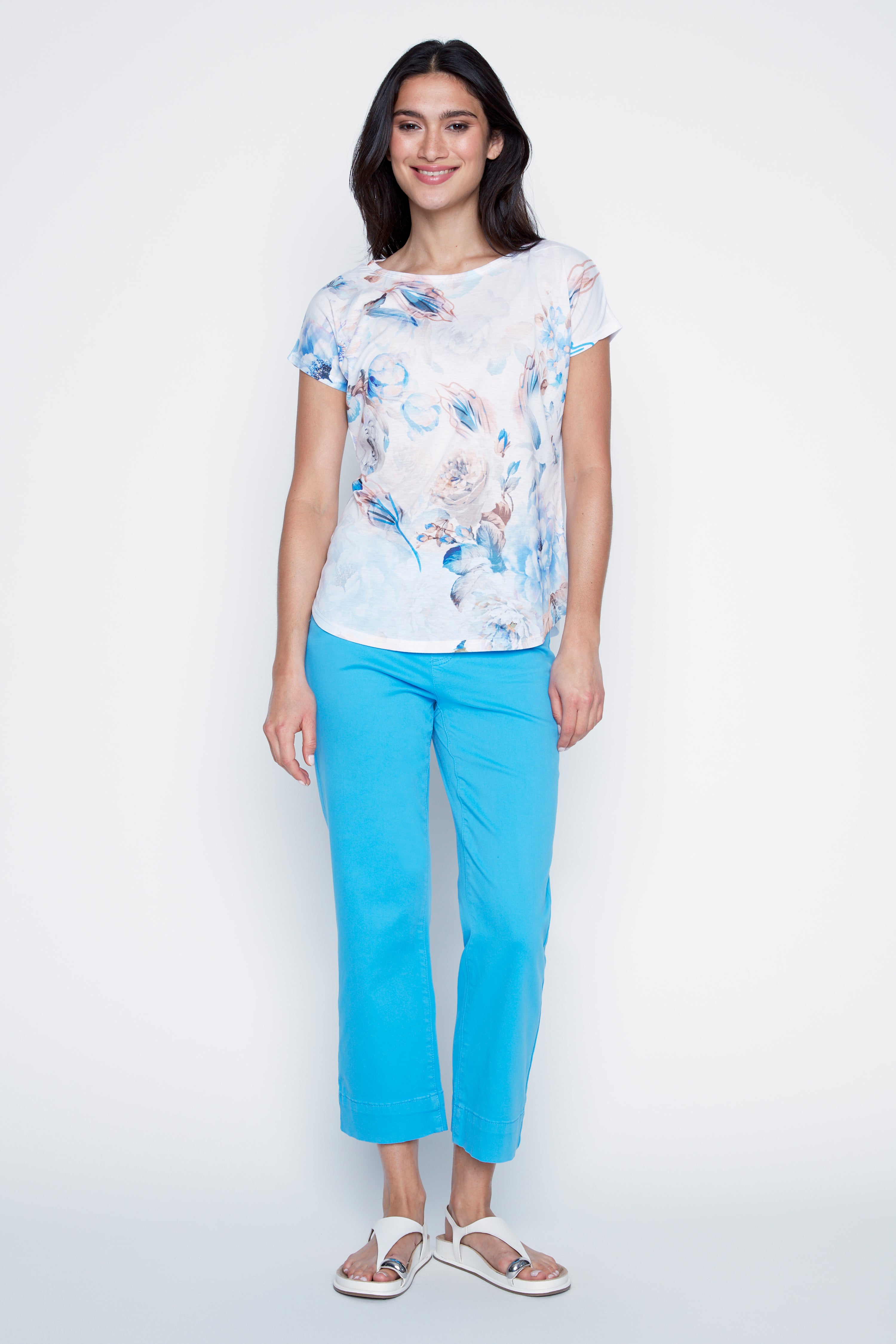Le t-shirt doux à imprimé floral
