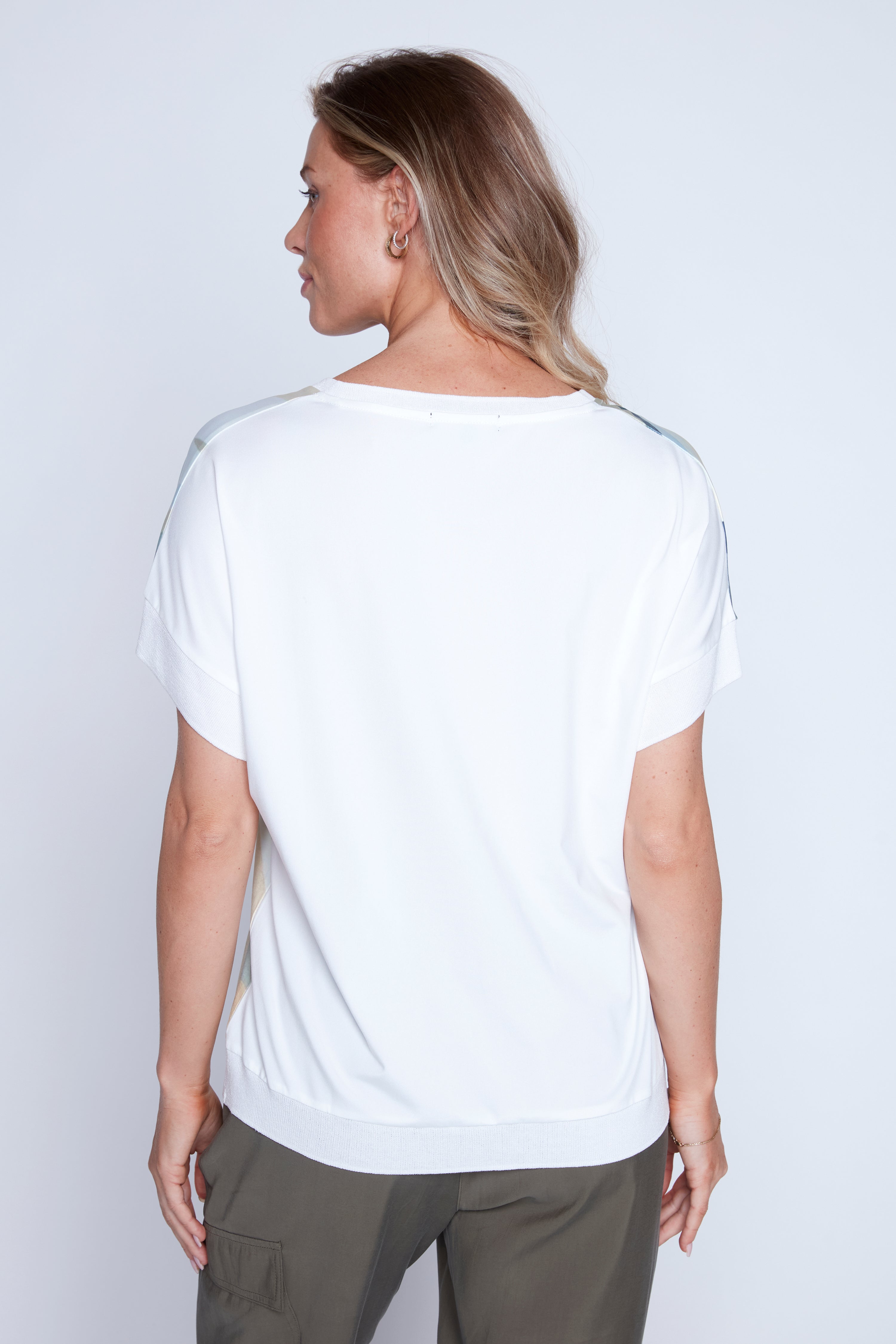 Short sleeve abstract print top