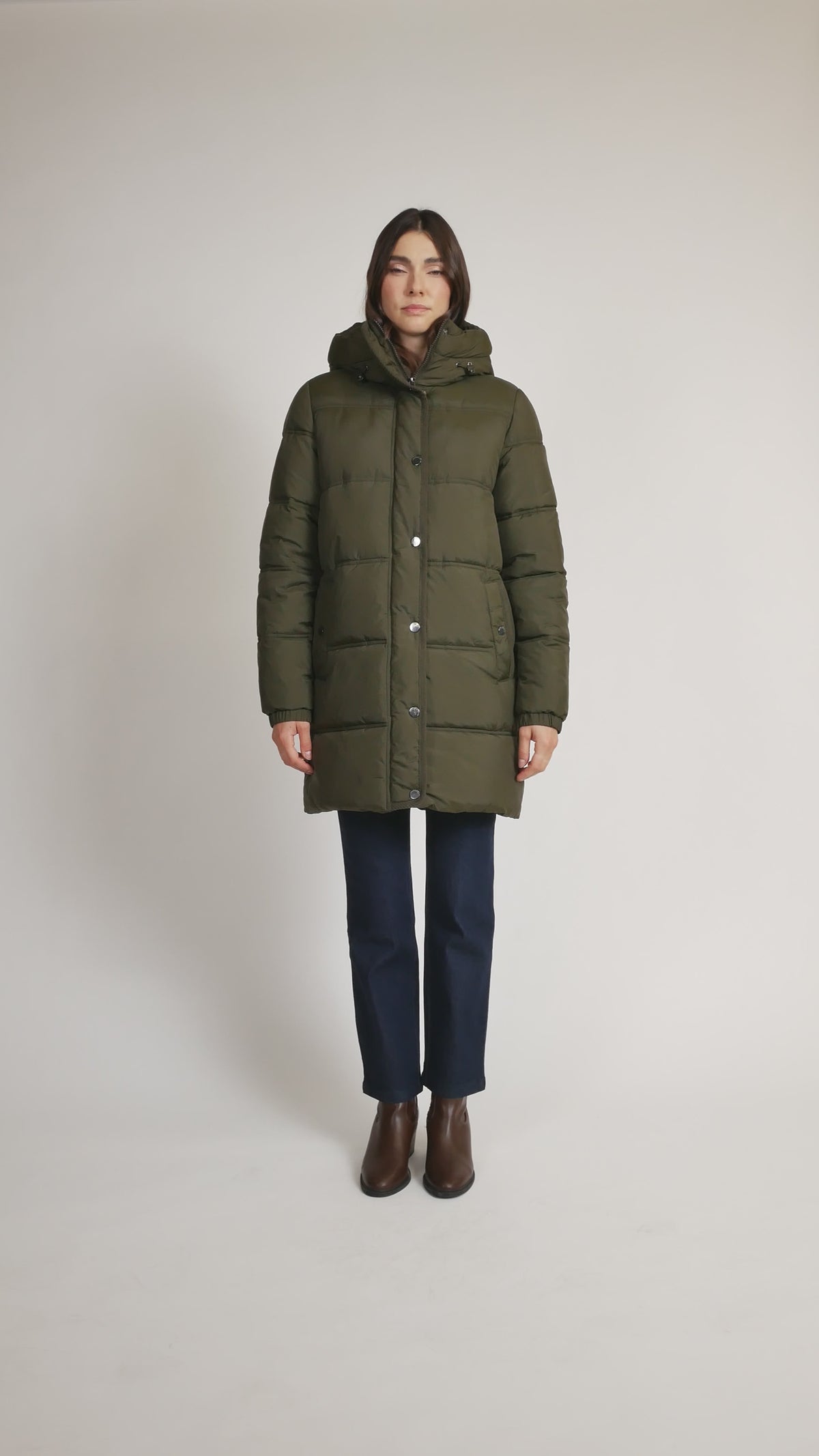 #Color_KHAKI