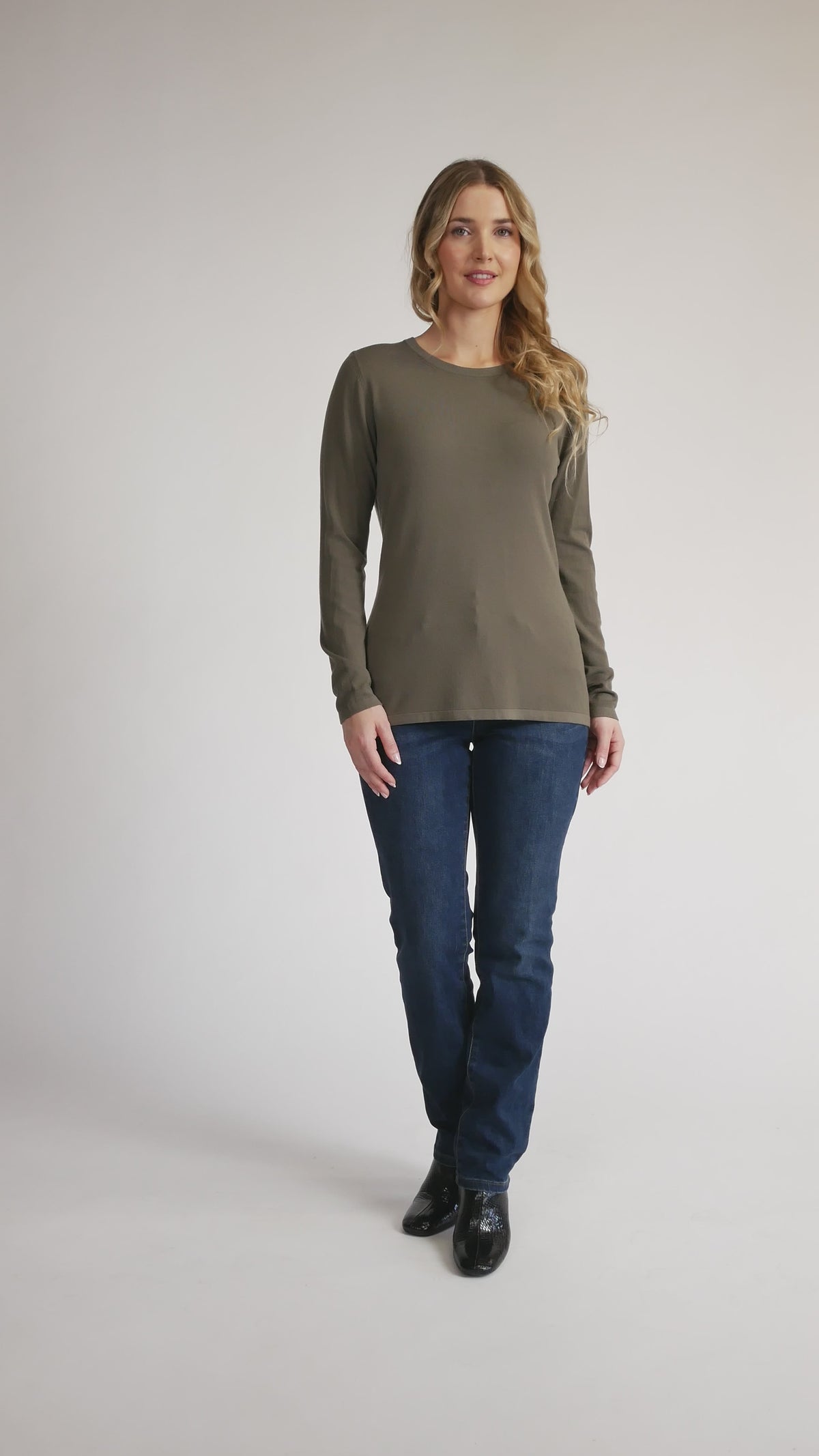#Color_KHAKI