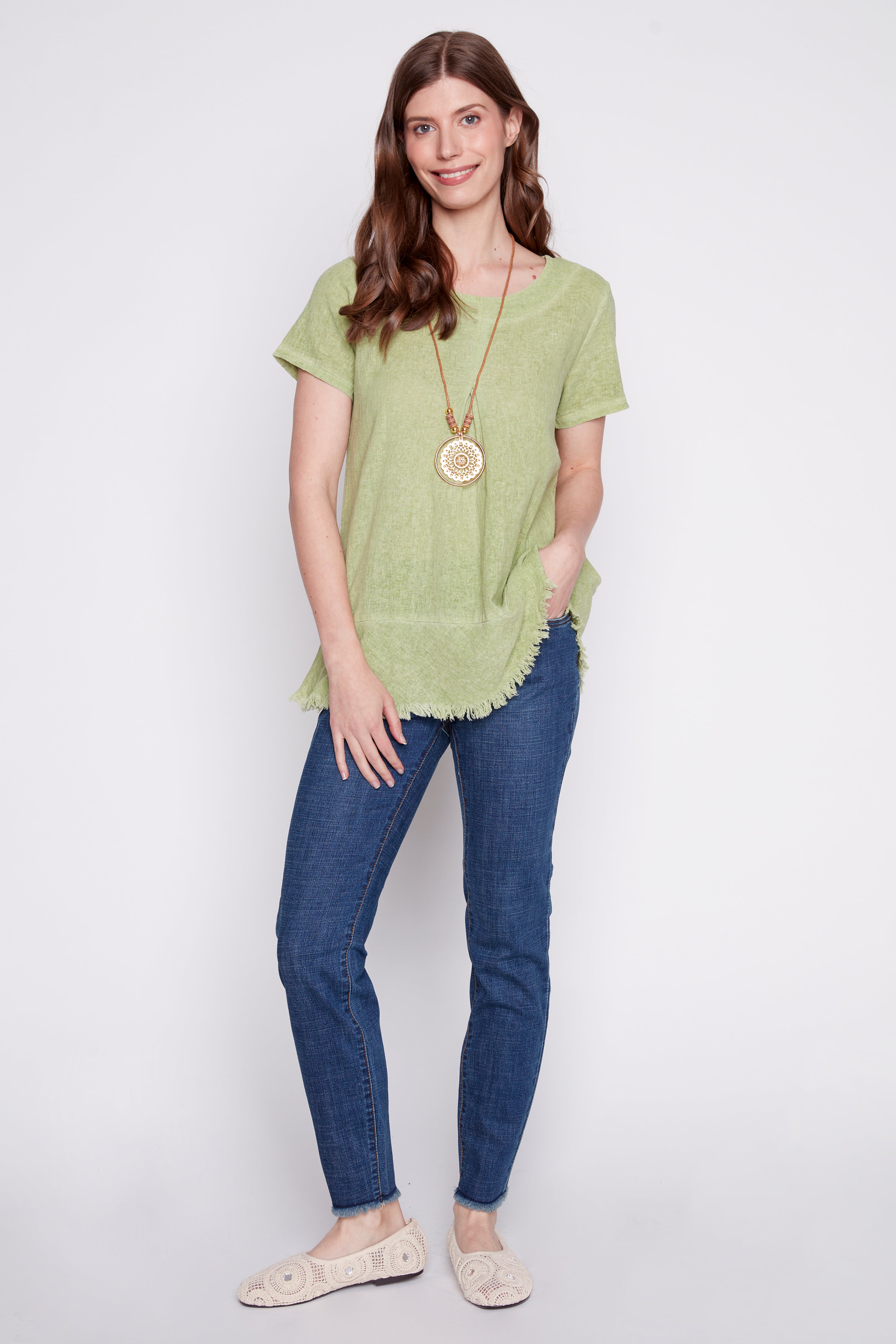 Solid tunic with necklace